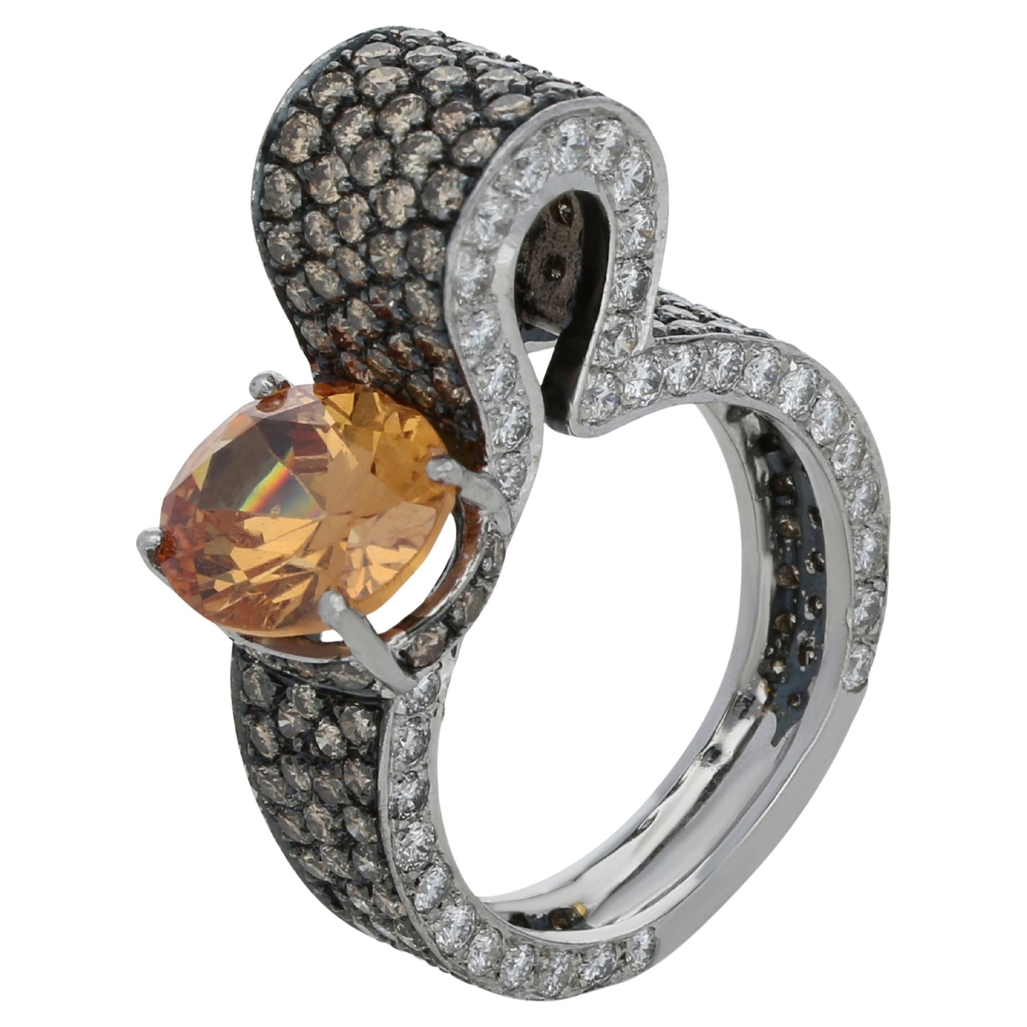 Bague en platine avec tourmaline et diamants - Créateur : Jahan en vente