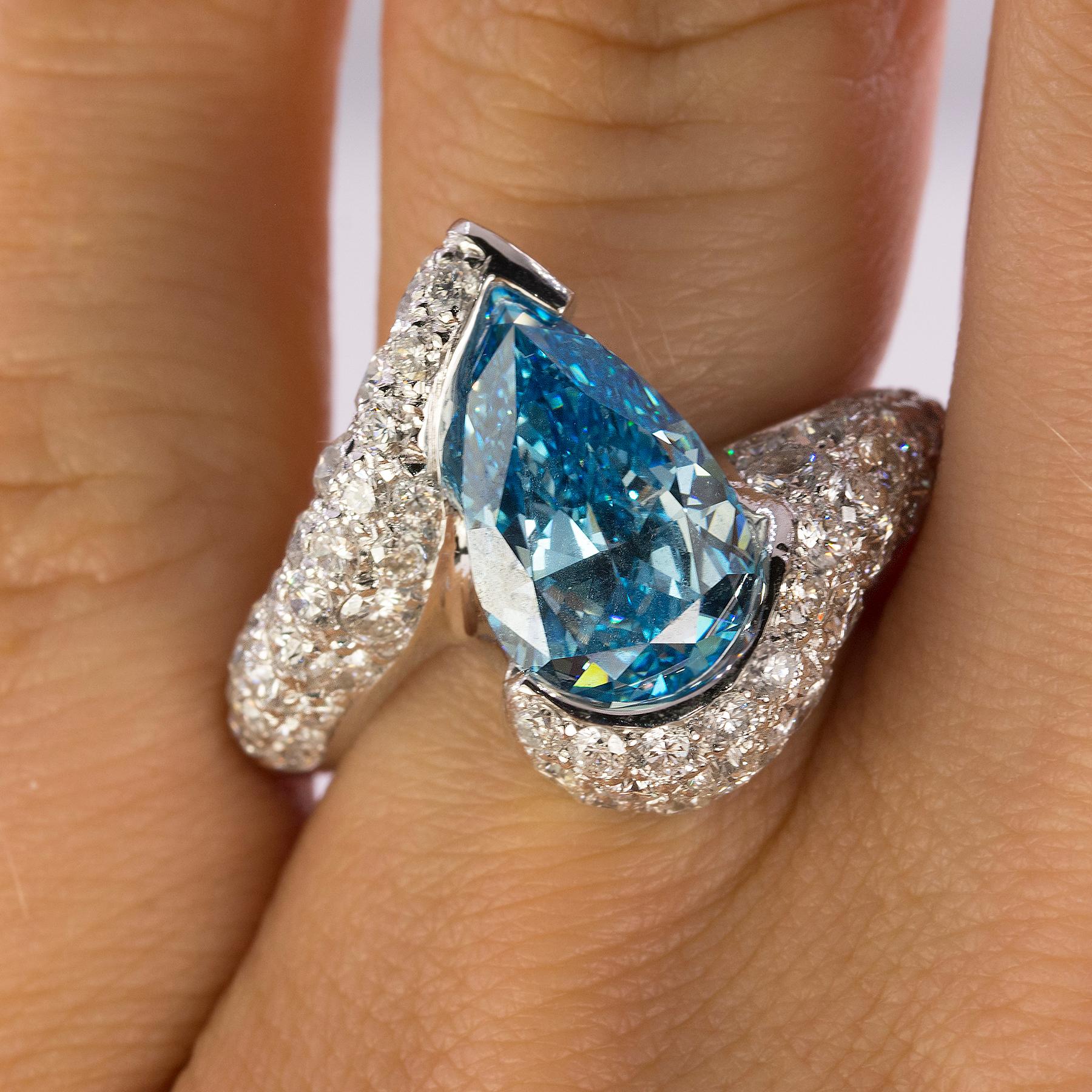 fancy vivid blue diamond