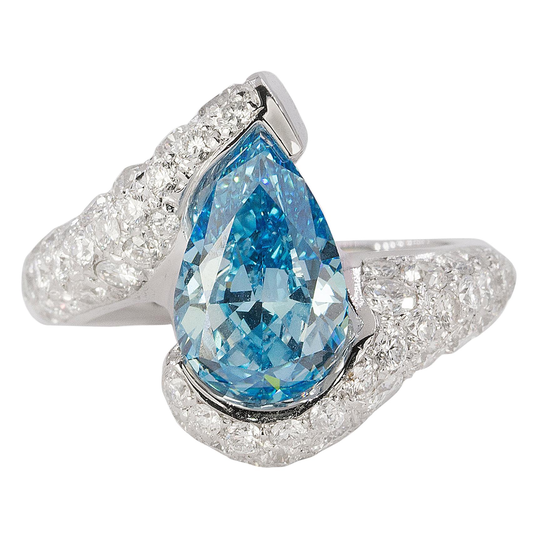 Platinum Ring with Vivid Blue Diamond For Sale