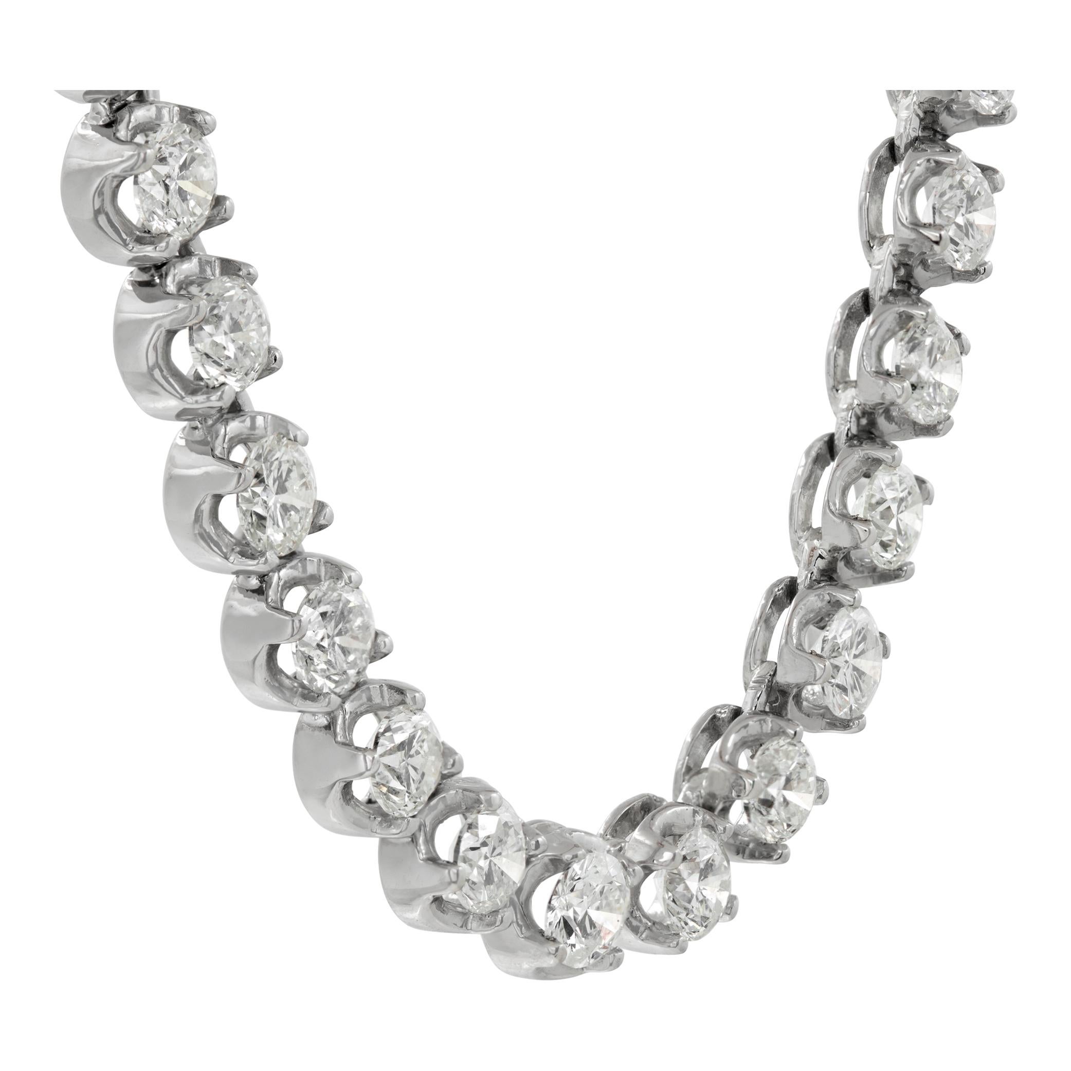 Women's Platinum Riviera diamond necklace with round brilliant cut diamonds For Sale