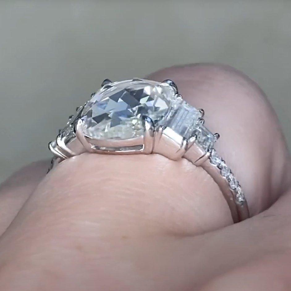 Anillo de compromiso de platino con diamantes ovalados talla rosa (GIA aprox. 2 quilates), platino en Excelente estado para la venta en New York, NY