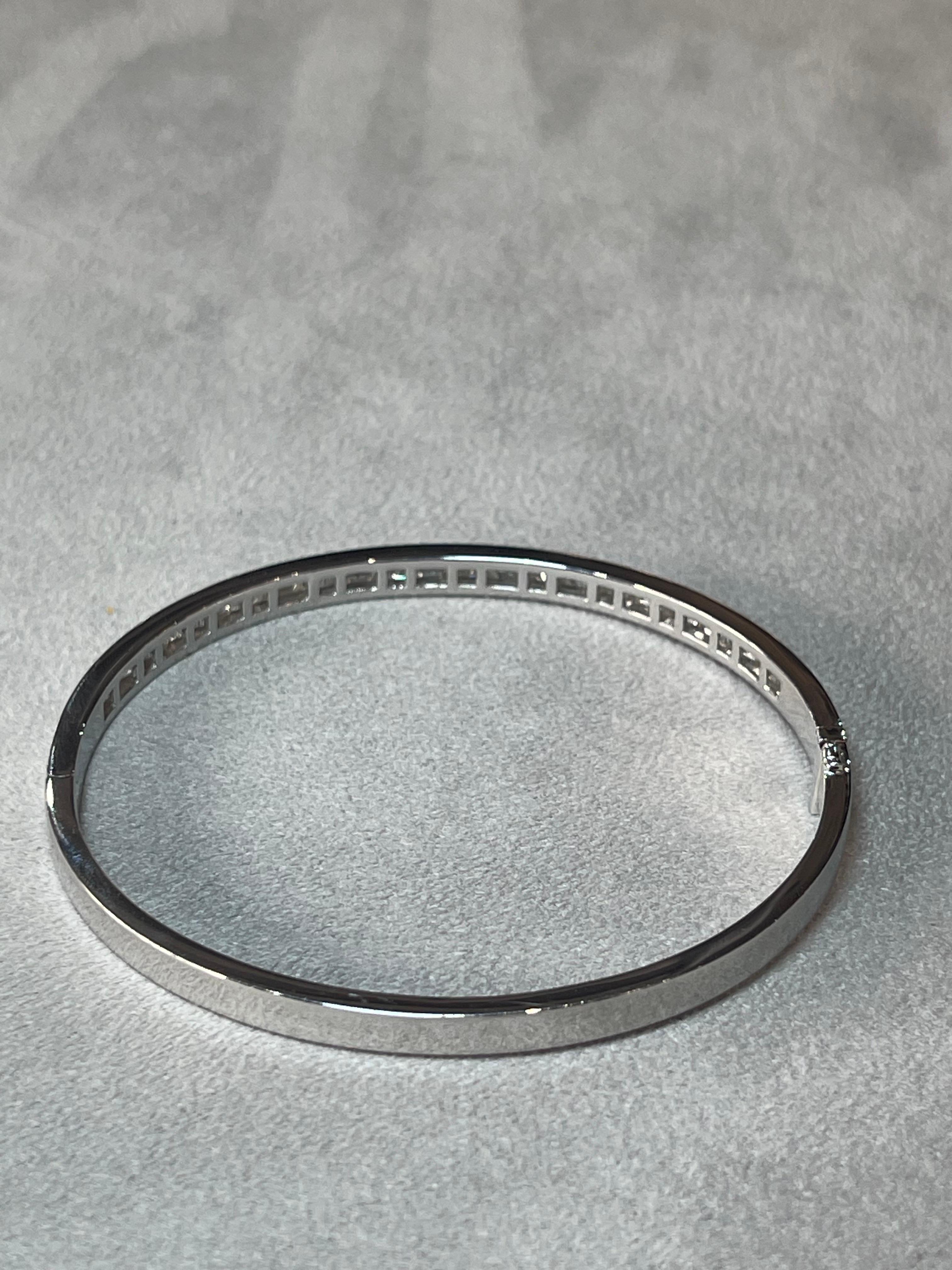 Platin runder und Baguette Diamant Armreif - Größe Medium (Art déco) im Angebot