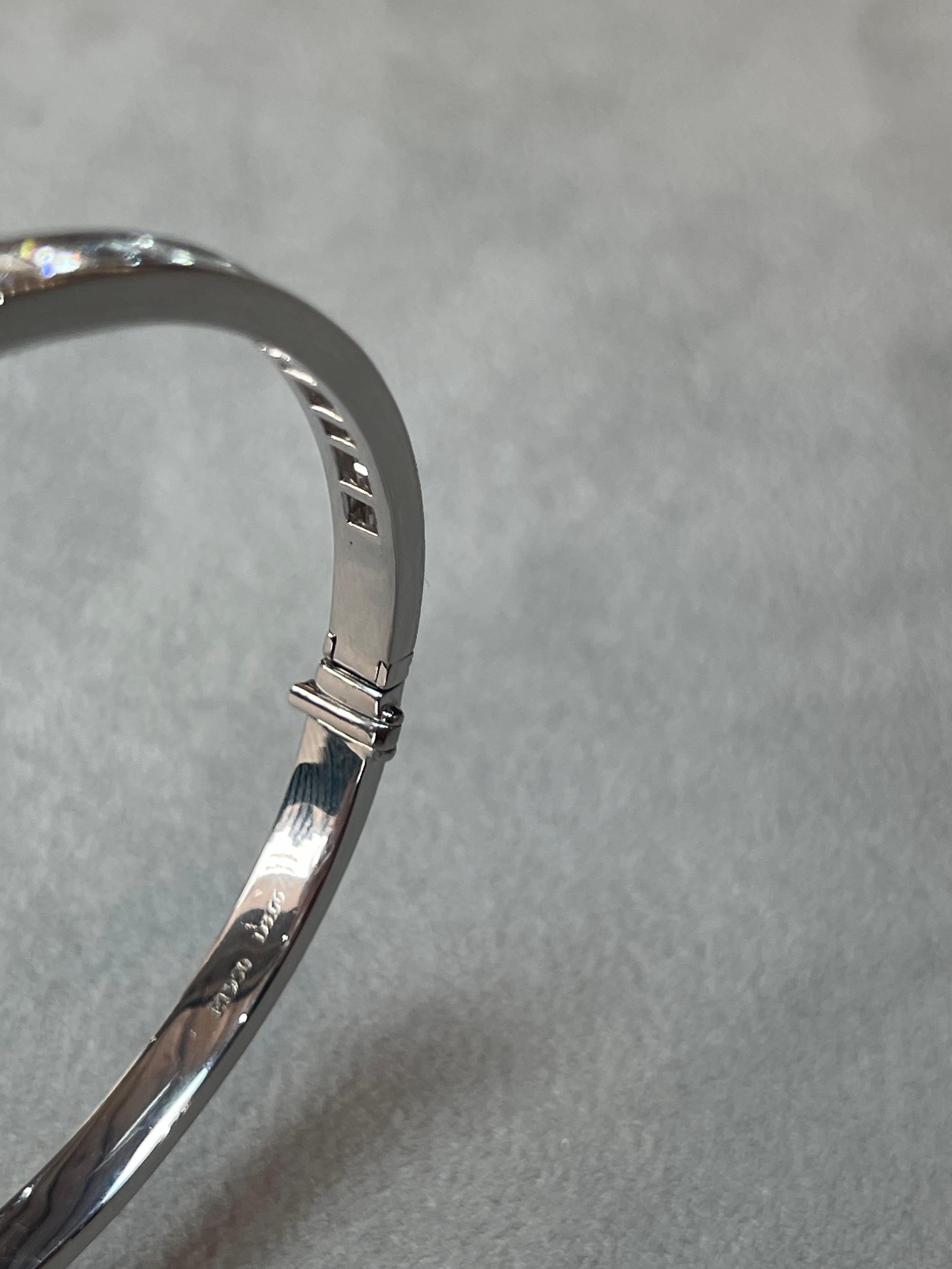 Platin runder und Baguette Diamant Armreif - Größe Medium (Baguetteschliff) im Angebot