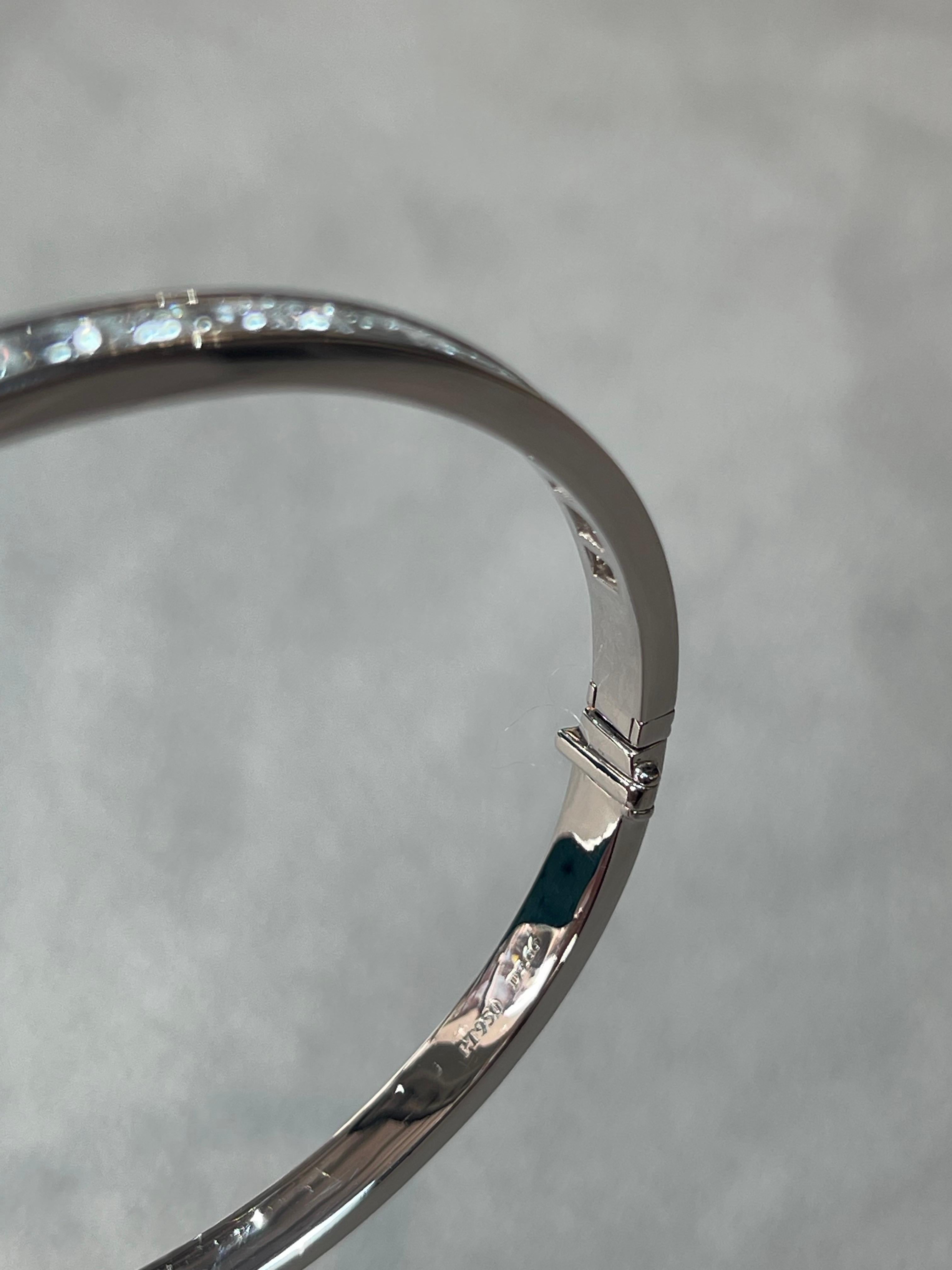 Platin runder und Baguette Diamant Armreif - Größe Medium im Zustand „Neu“ im Angebot in Marlow, GB