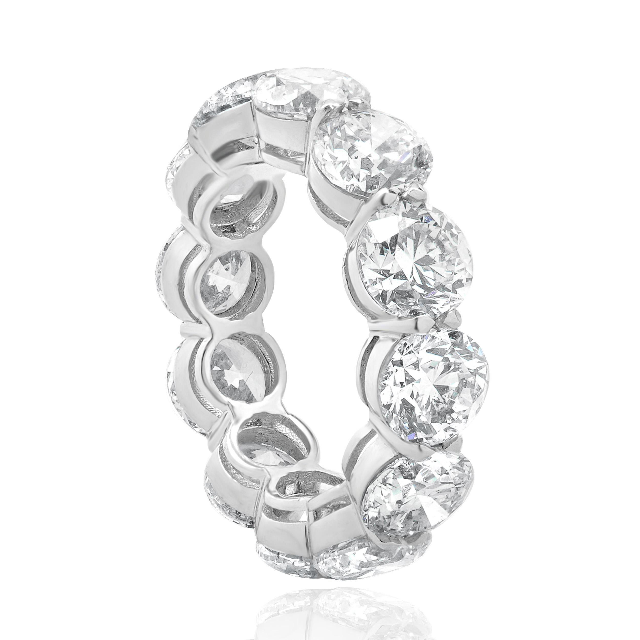 Platinum Round Brilliant Cut Diamond Eternity Band In Excellent Condition For Sale In Scottsdale, AZ