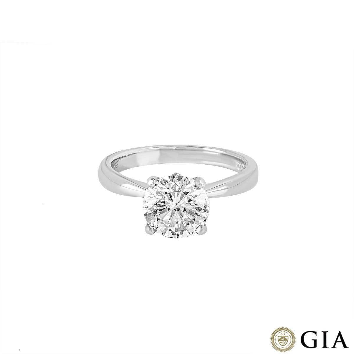 GIA Certified Platinum Round Brilliant Cut Diamond Ring 2.00ct L/SI1 In Excellent Condition For Sale In London, GB