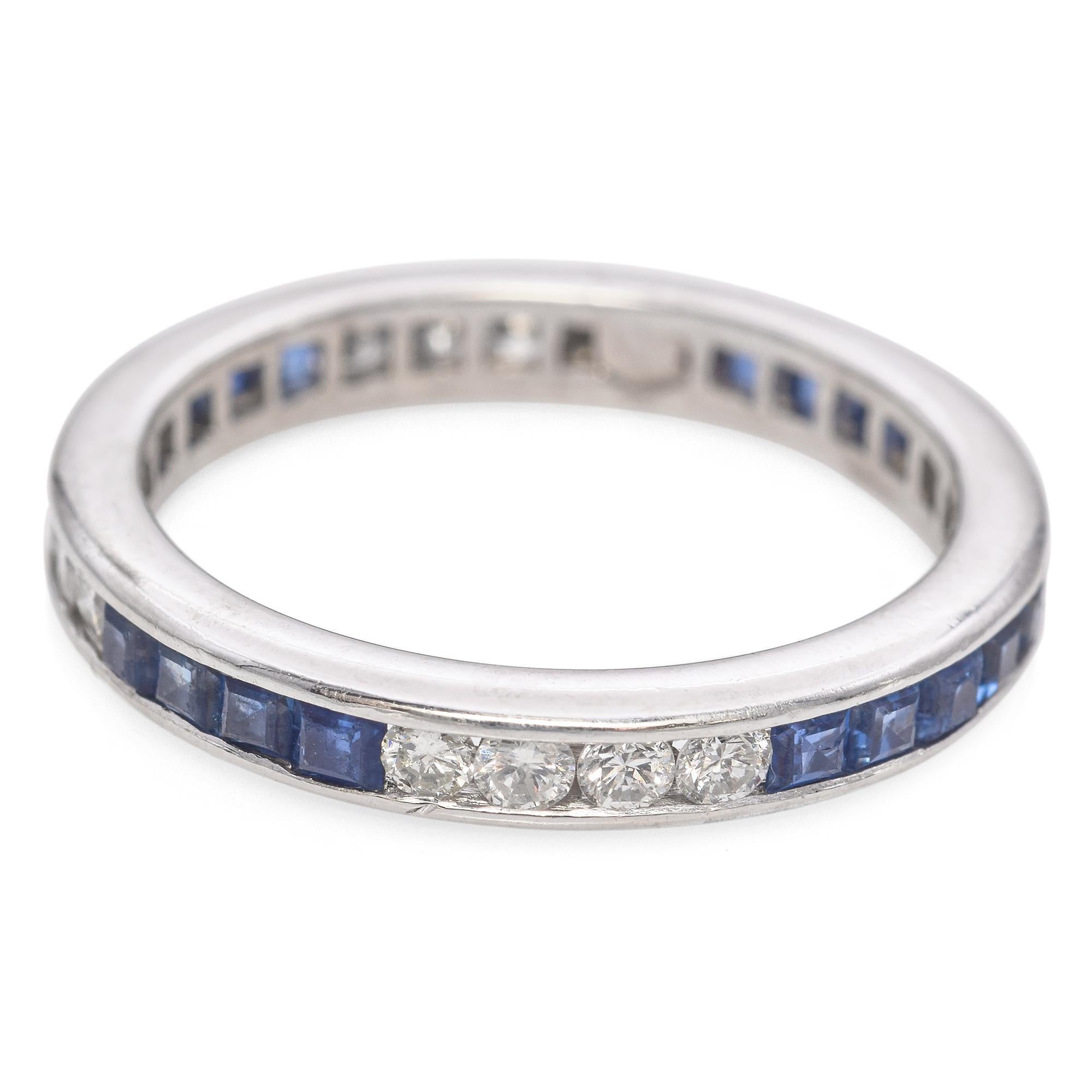 Platinum Round Brilliant Diamond and Calibre Cut Blue Sapphire Band In Good Condition For Sale In New York, NY