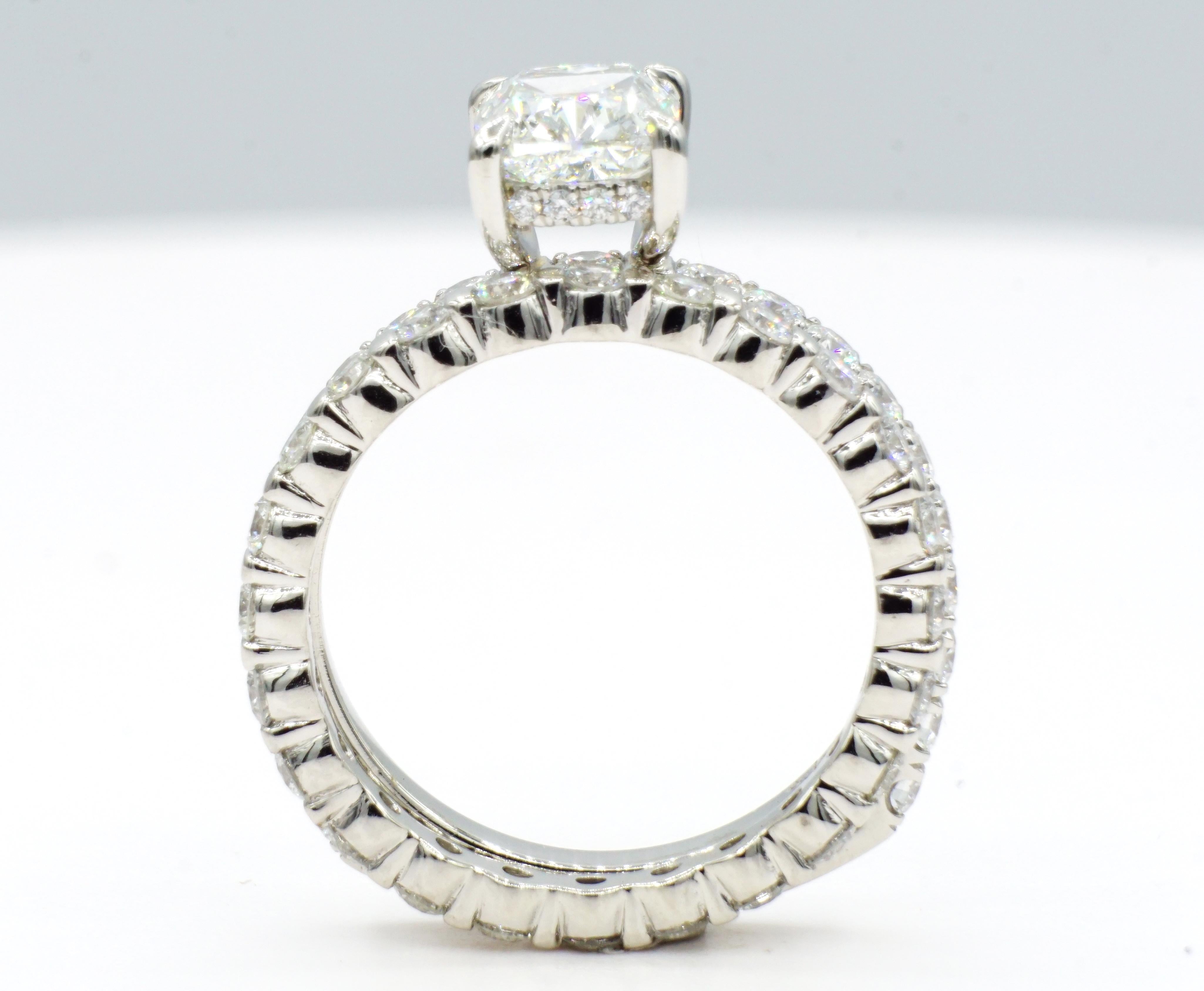 Platinum Round Brilliant Diamond Eternity Ring 24 Diamonds .75cttw Size 6, 2.9 g (Rundschliff) im Angebot