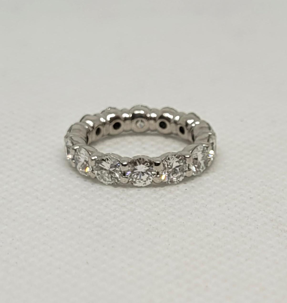 Modern Platinum Round Brilliant Diamond Eternity Ring, 3.50cttw, 14 Diamonds, Size 4 For Sale