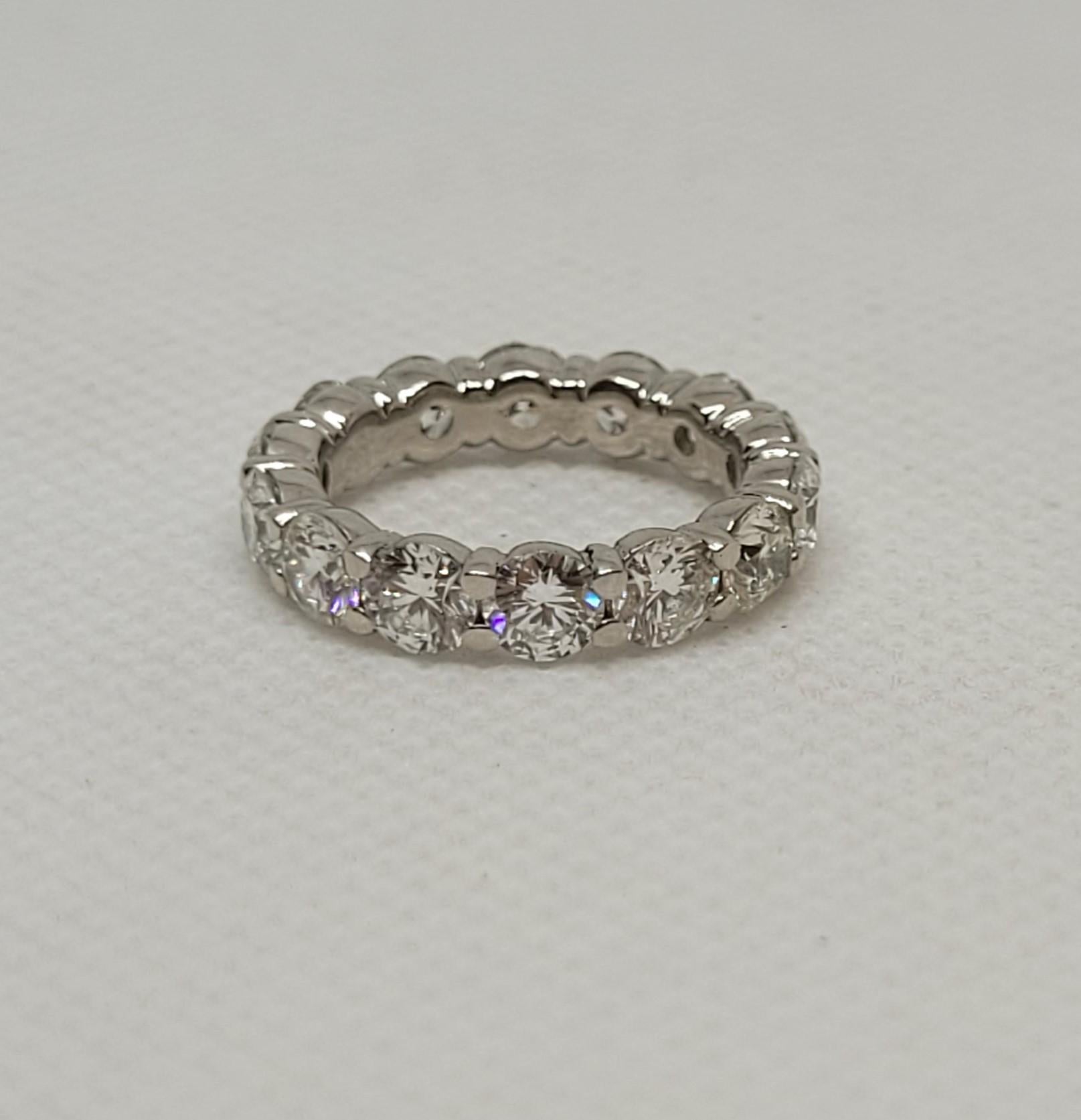 Anillo de Platino Eternidad Diamante Brillante Redondo, 3.50cttw, Sz 4, 5.2gr, 4mm Ancho Corte redondo en venta