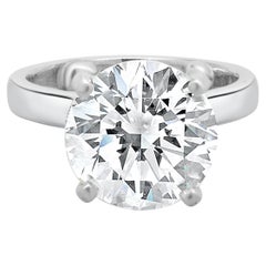 Platinum Round Cut Diamond Engagement Ring