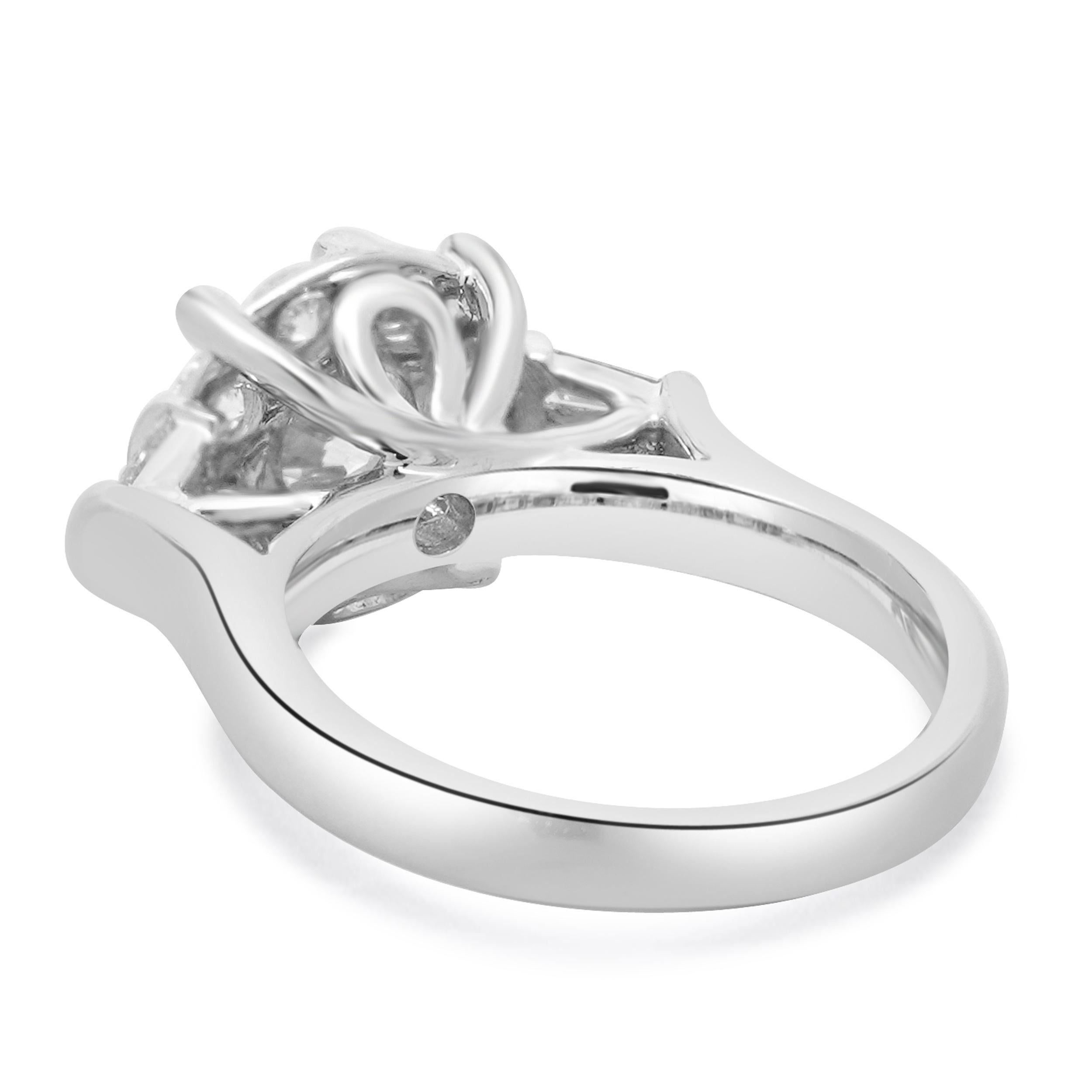 Bague de fiançailles en platine à diamants ronds Excellent état - En vente à Scottsdale, AZ