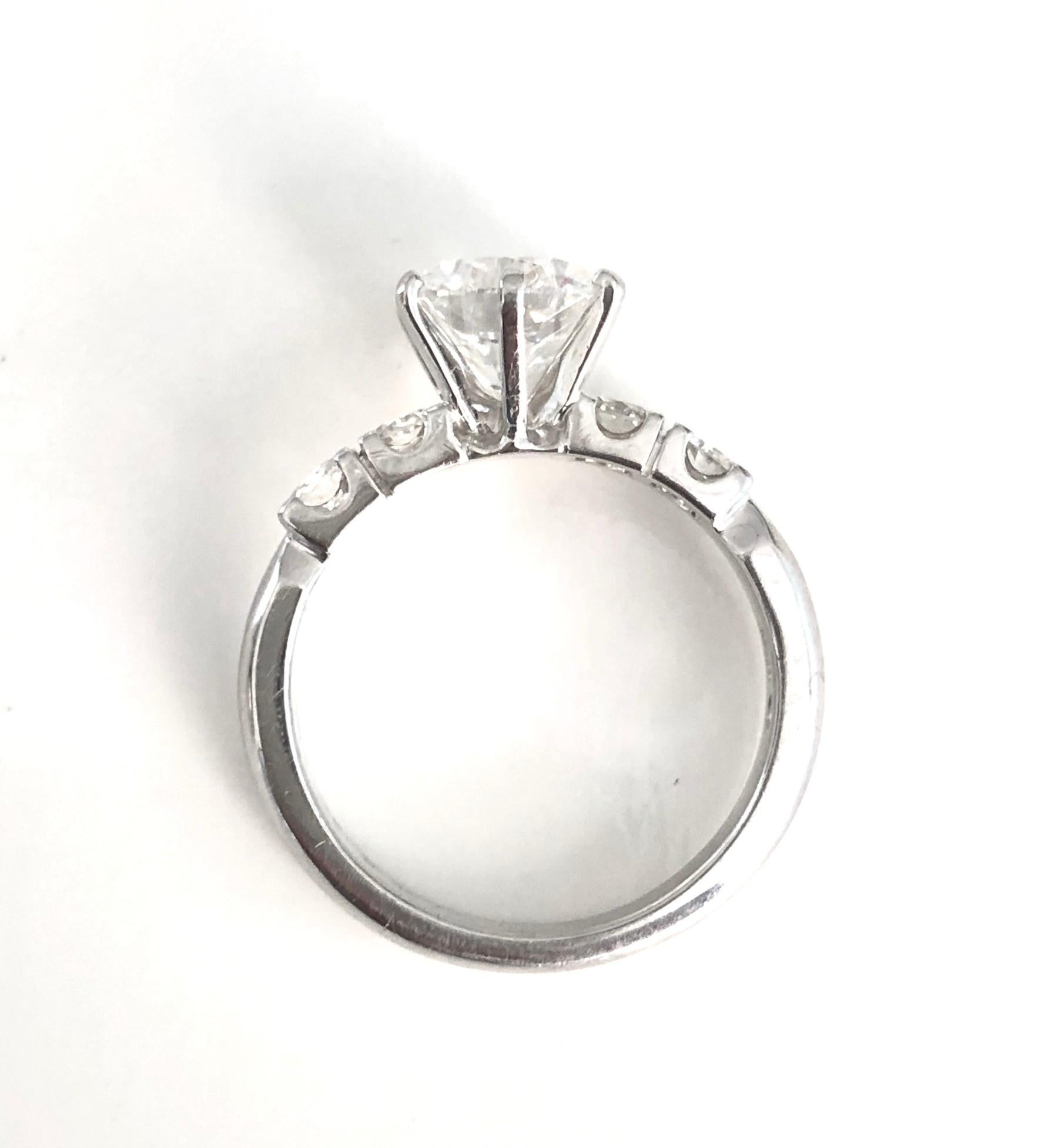 Round Cut Platinum Round Diamond Engagement Ring, EVS2- 2.01 CT For Sale