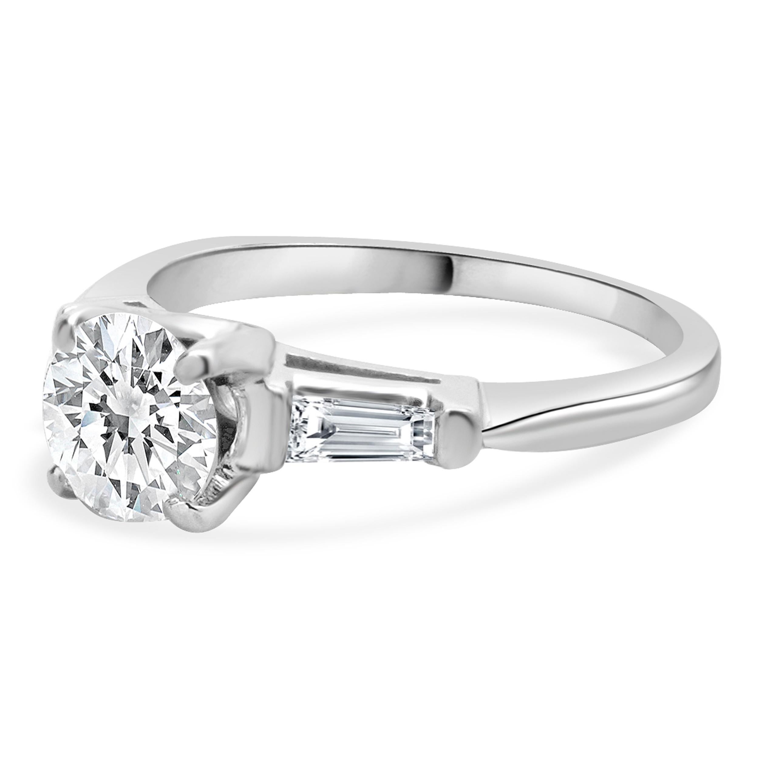 Bague de fiançailles en platine avec diamant rond Excellent état - En vente à Scottsdale, AZ