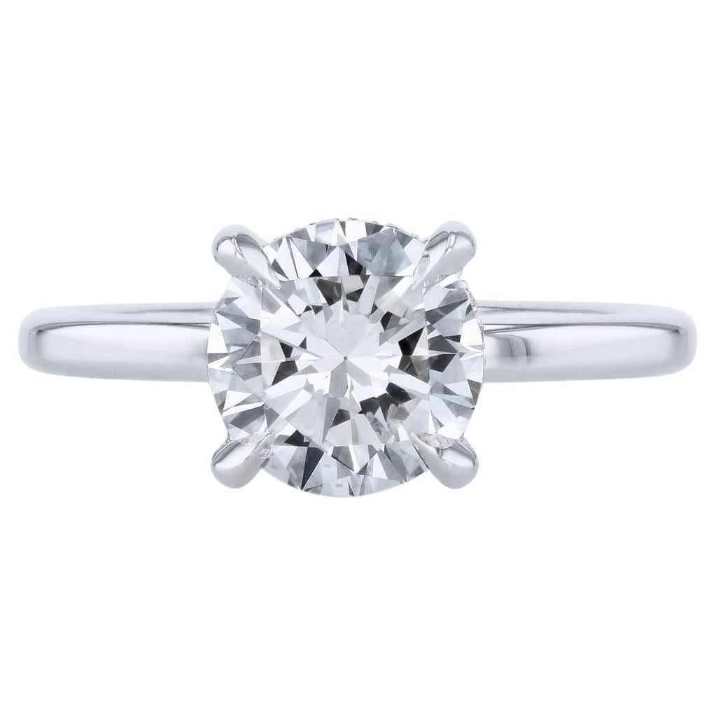 Platinum Round Diamond Engagement Ring For Sale