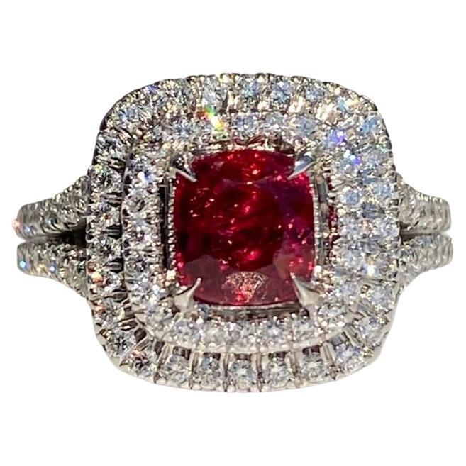 Bague double halo en platine avec spinelle rouge de 0,78 ct et diamant 