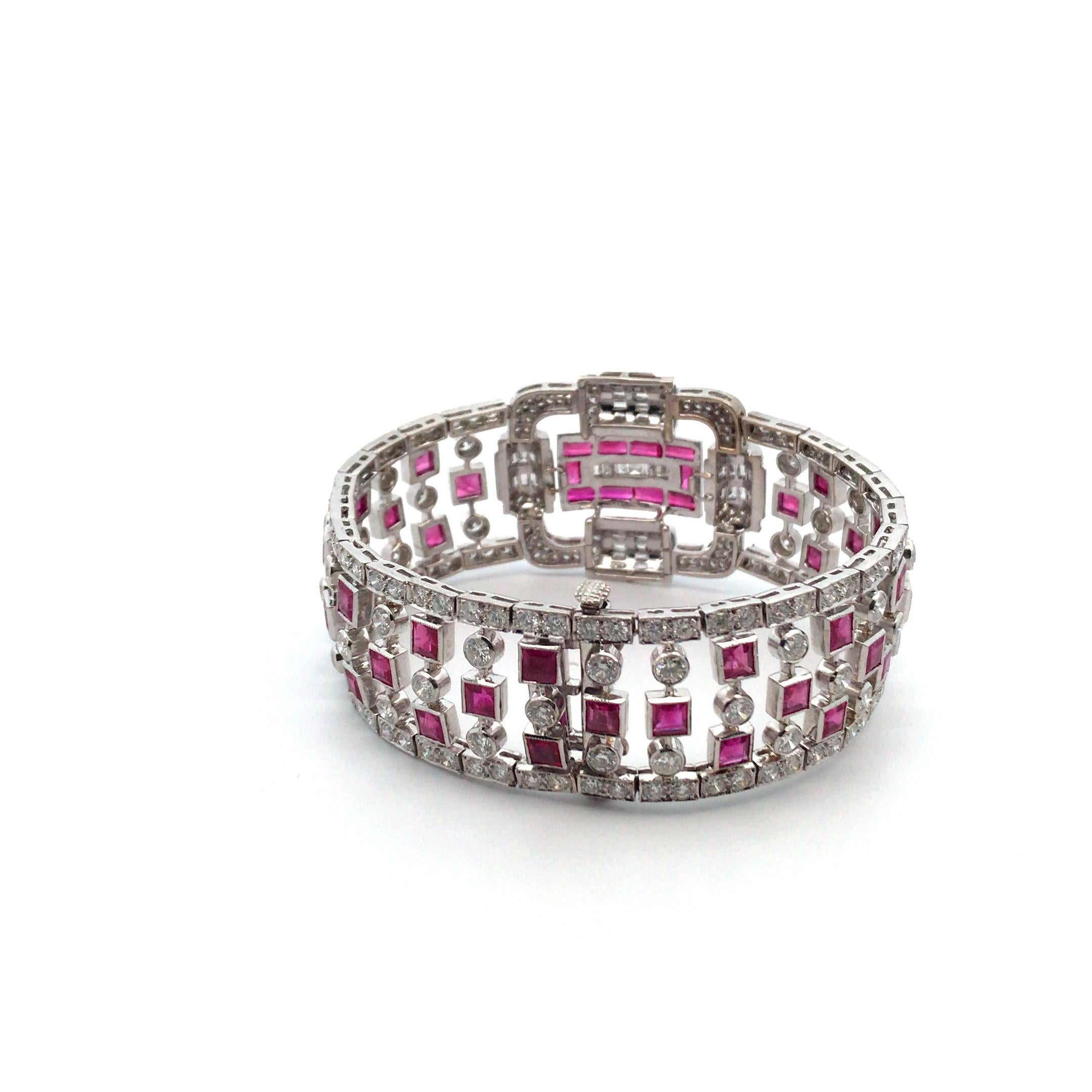 Bracelet en platine avec rubis et diamants Art déco Excellent état - En vente à Palm Desert, CA