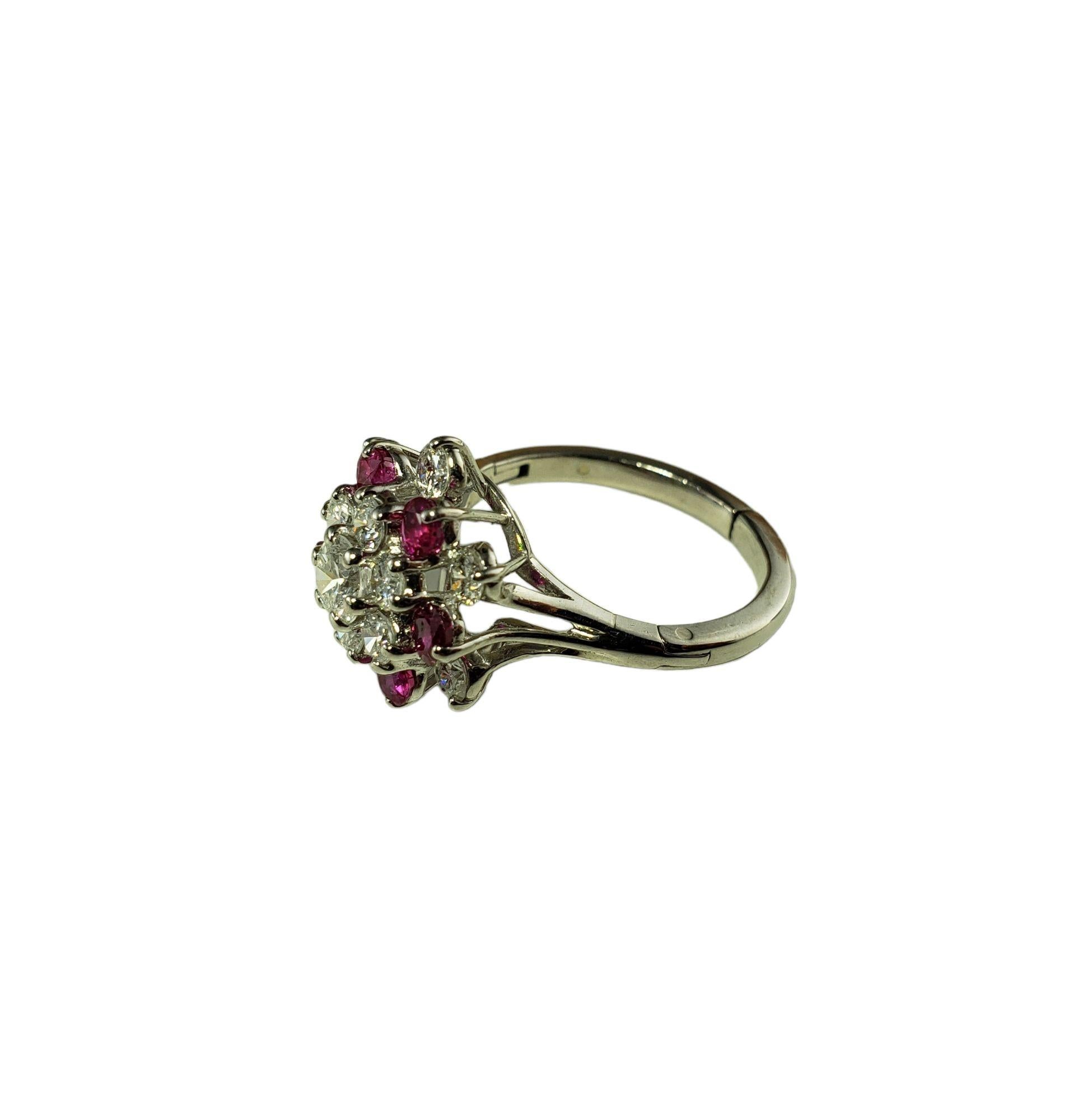 Taille ronde Bague extensible en platine, rubis et diamants taille 7,75 n°14593 en vente
