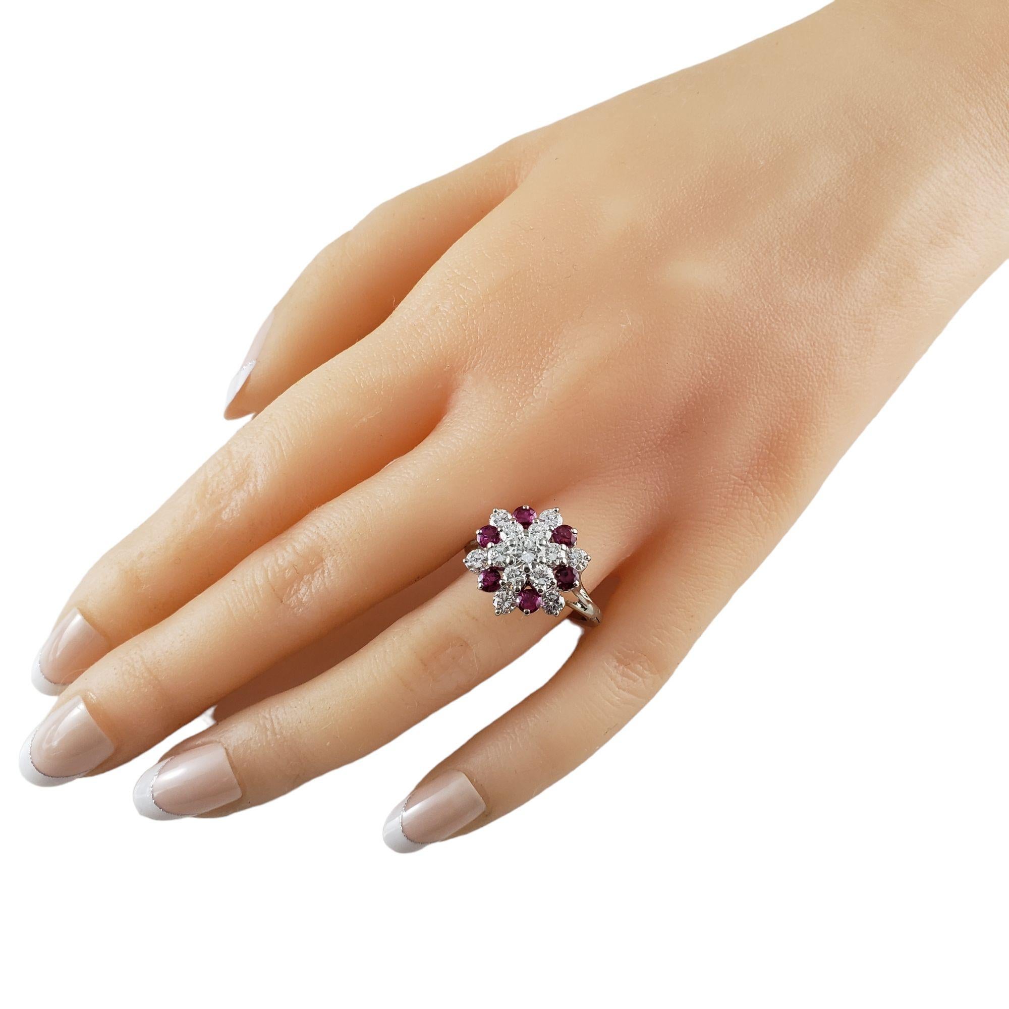 Bague extensible en platine, rubis et diamants taille 7,75 n°14593 en vente 3