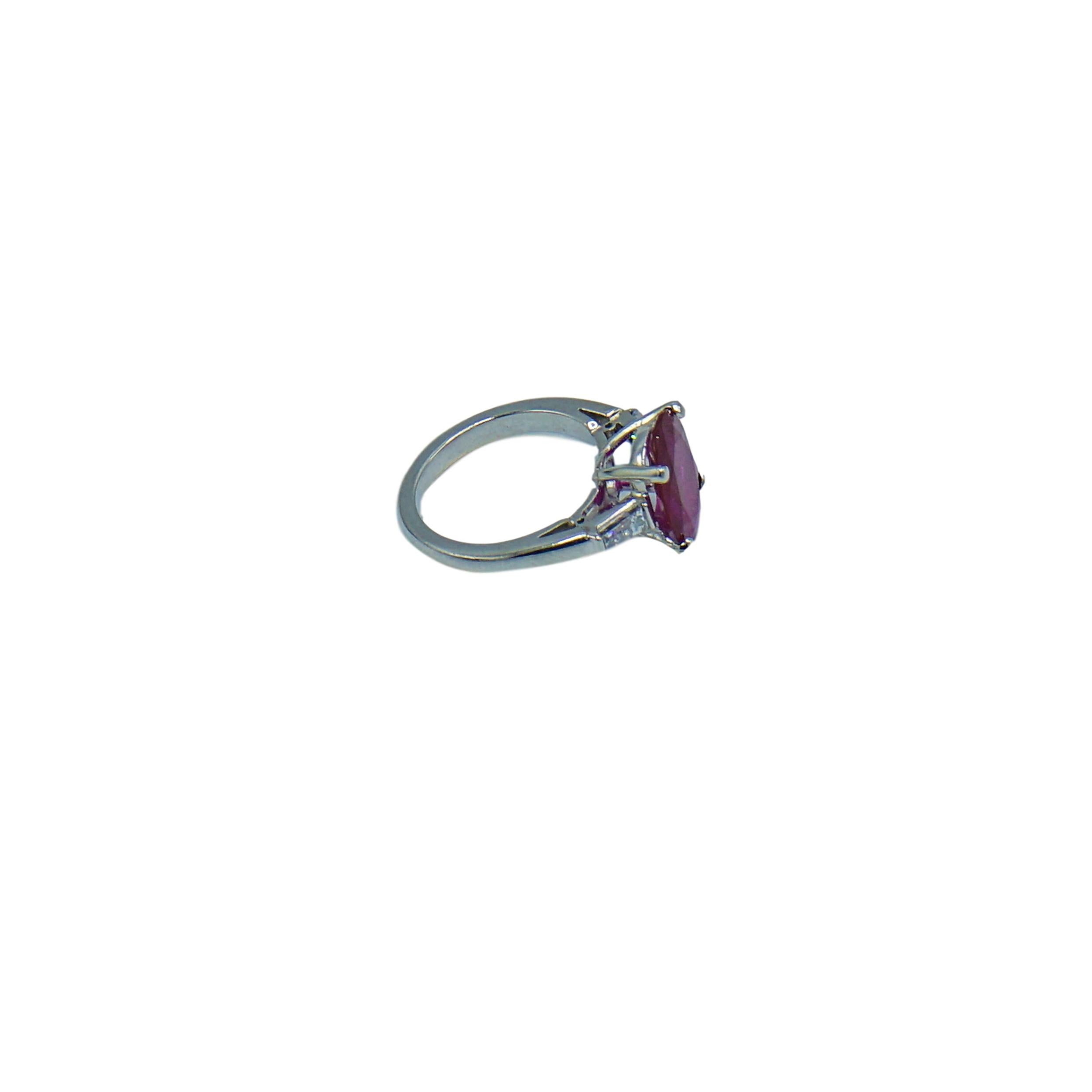 Platinum, Ruby and Diamond Ring In Excellent Condition For Sale In New York, NY