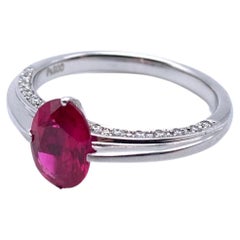 Platin-Ring mit Rubin und Diamant