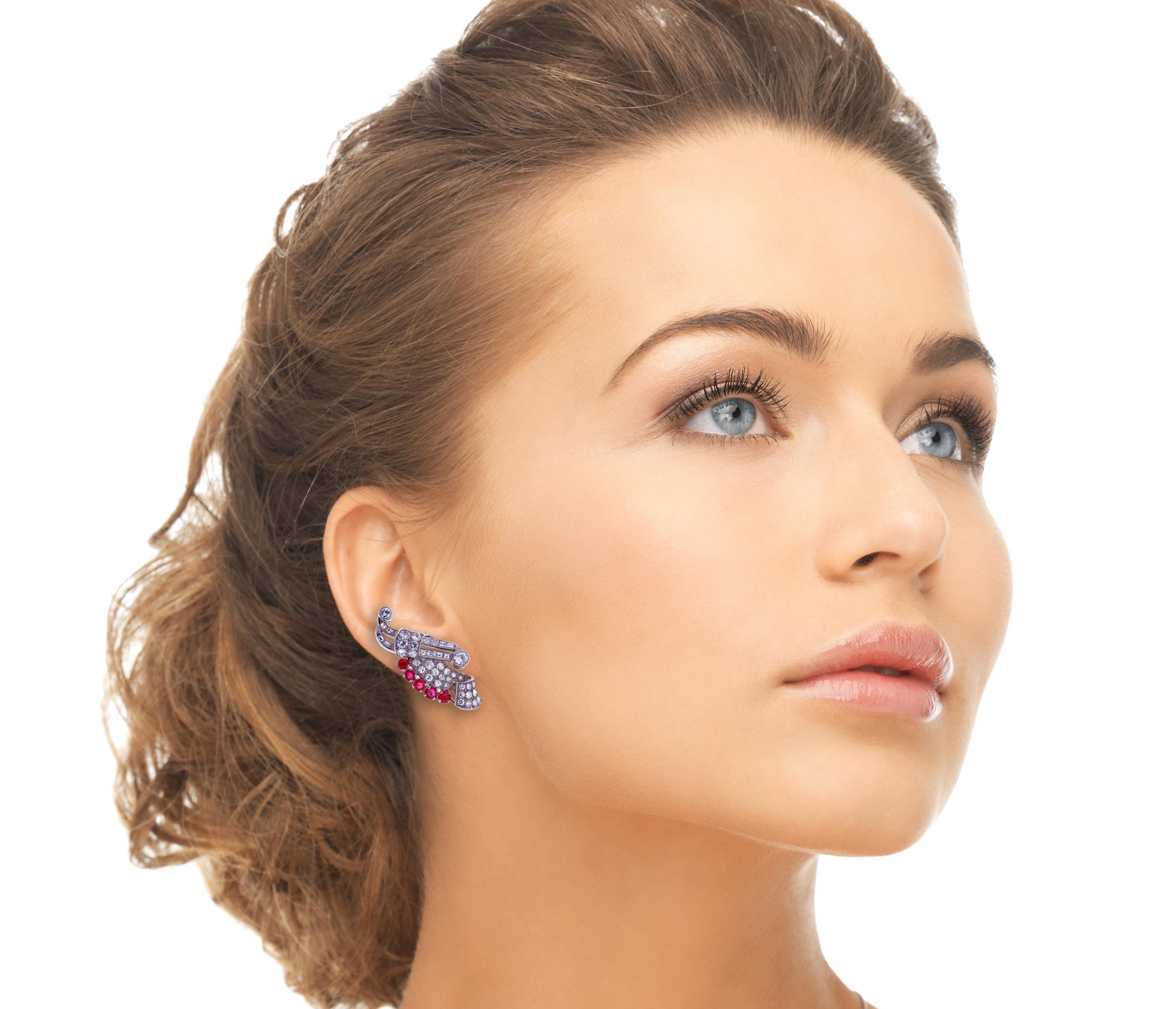 Ohrringe aus Platin mit Rubin und Diamanten im Zustand „Hervorragend“ im Angebot in Bethesda, MD