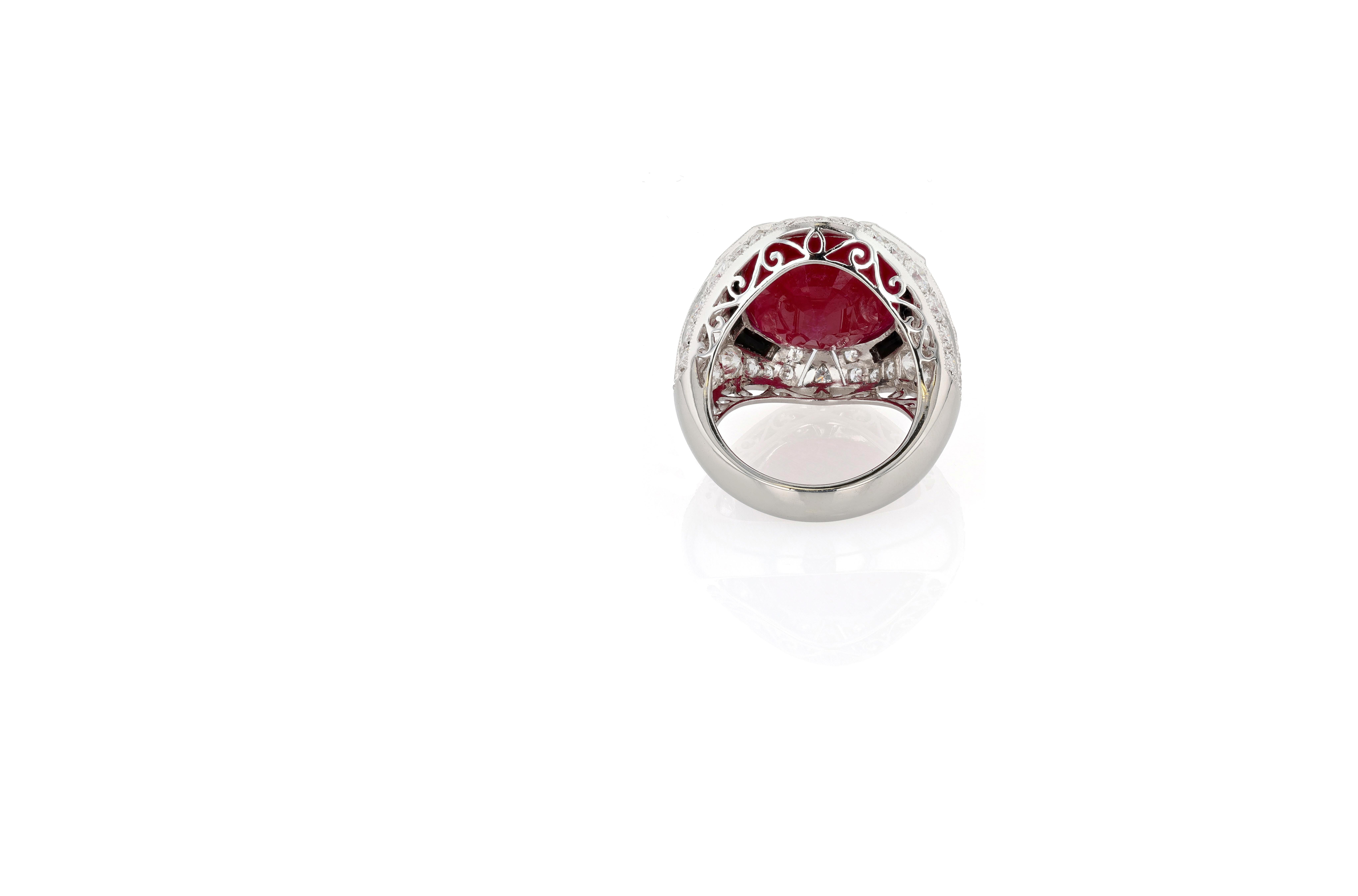 Anillo de Platino, Rubí, Diamante y Ónice Corte brillante en venta