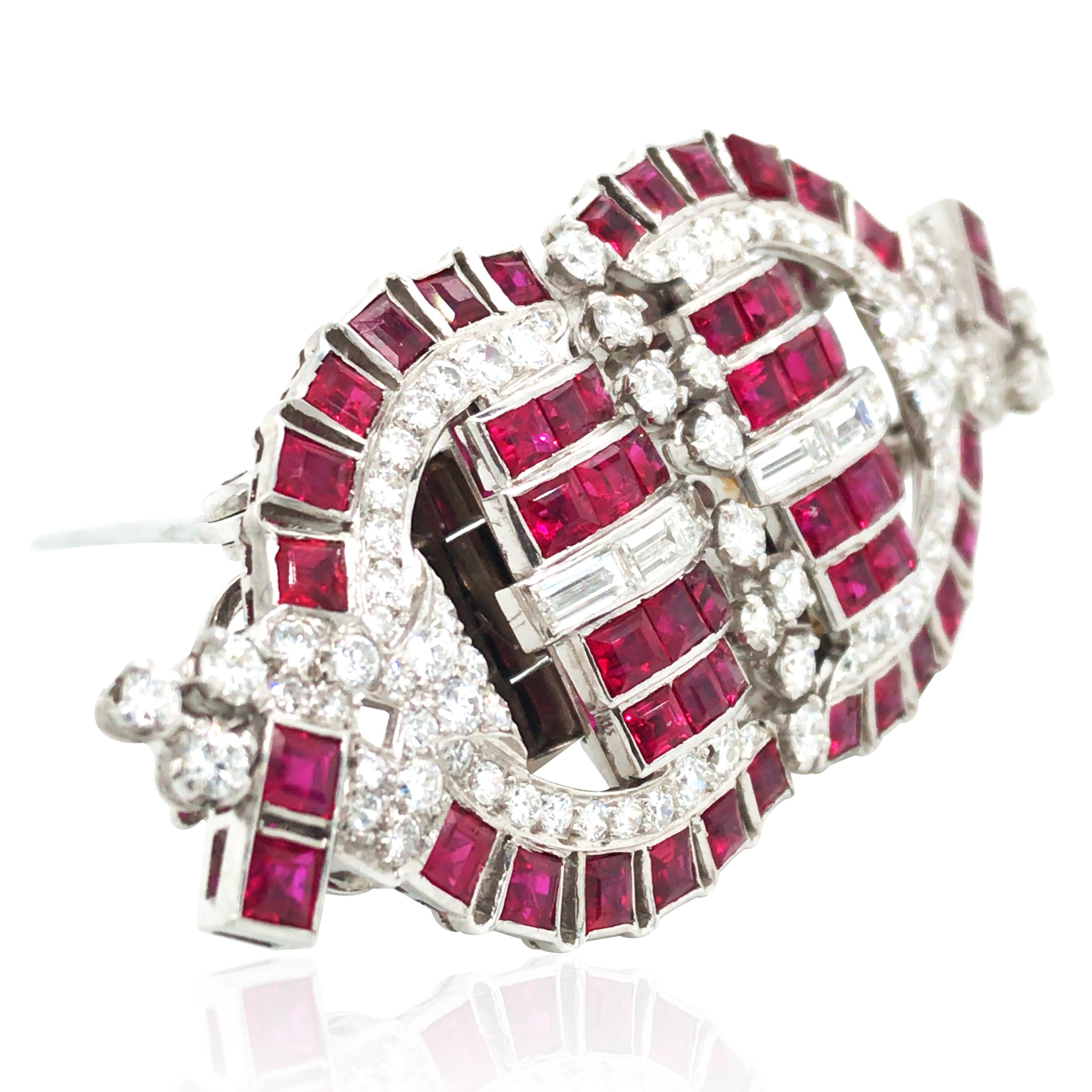 Round and baguette-cut diamonds total approx. 3.8ct. 52 square-cut rubies total approx. 5.8ct. 

Weight: 26.30 grams
Measurement: 6.2 x 3.0cm