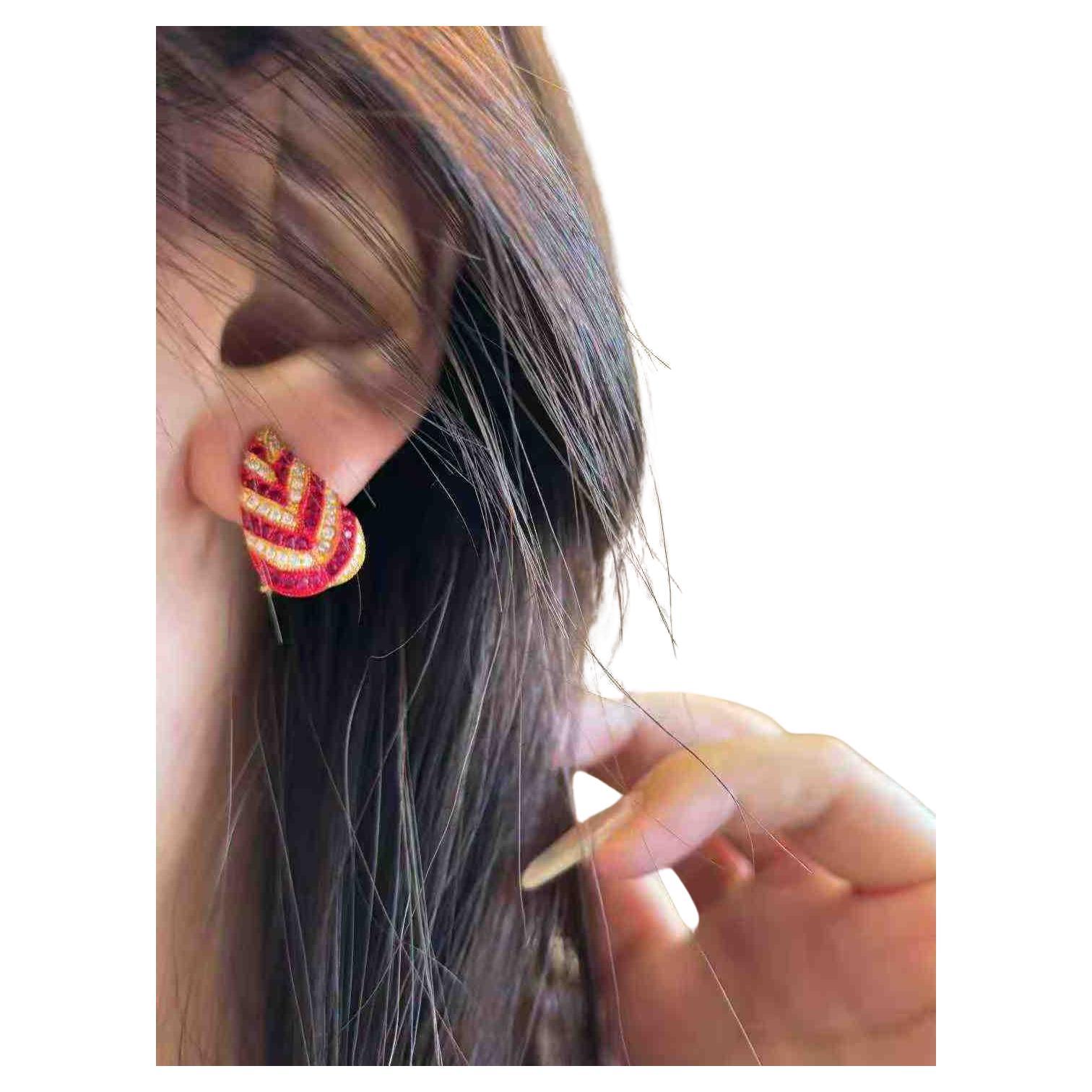 Créoles en platine avec rubis et diamants en vente