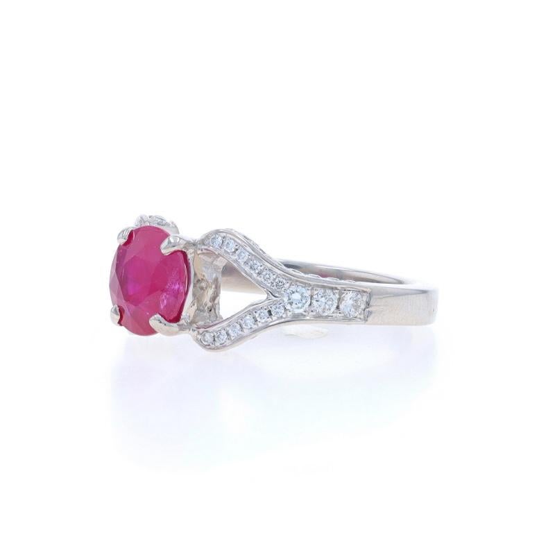 Taglio rotondo Anello in platino con rubino e diamante - rotondo 1,92ctw in vendita
