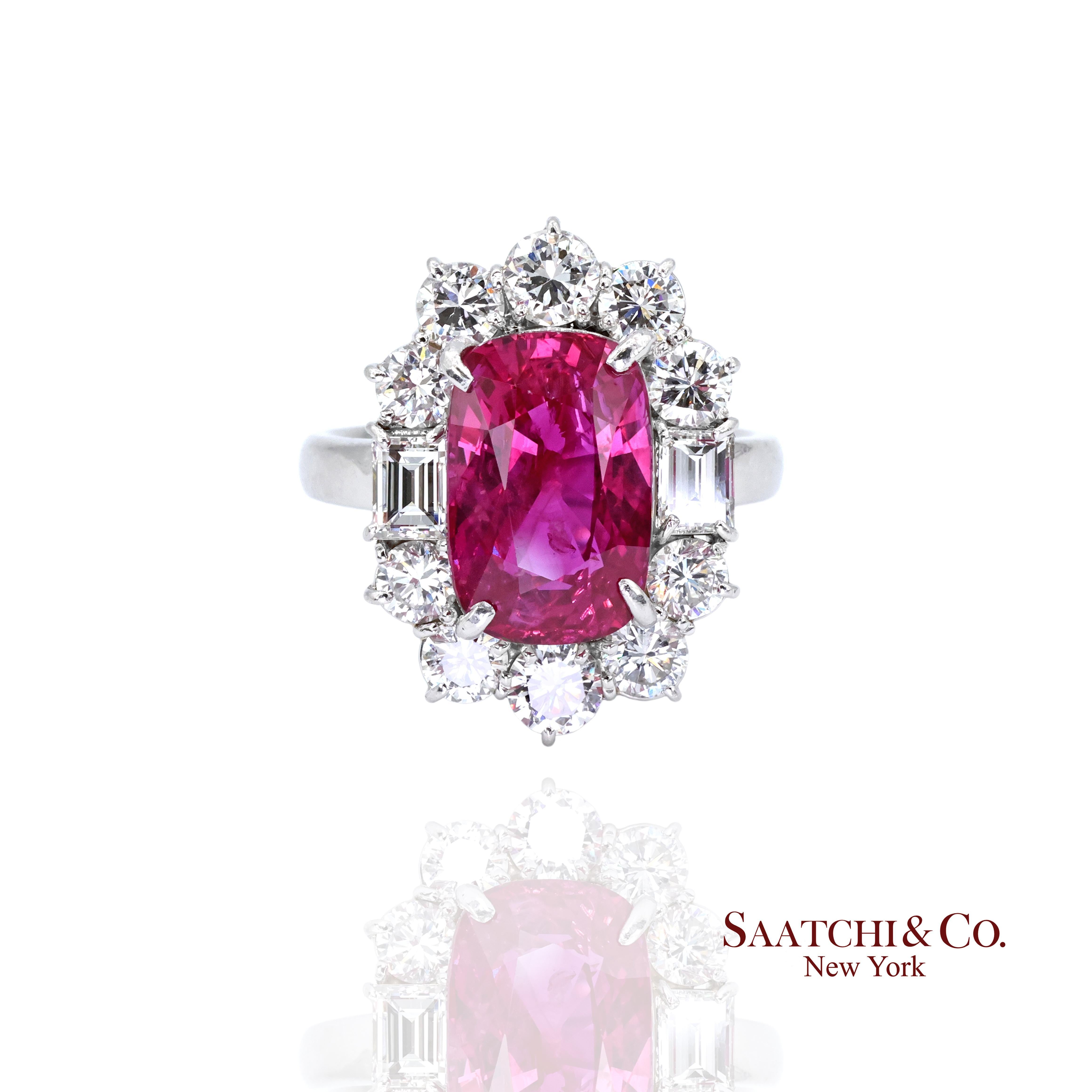 Bague femme en platine rubis diamant taille 6.75 Cocktail Mozambique Excellent état - En vente à New York, NY