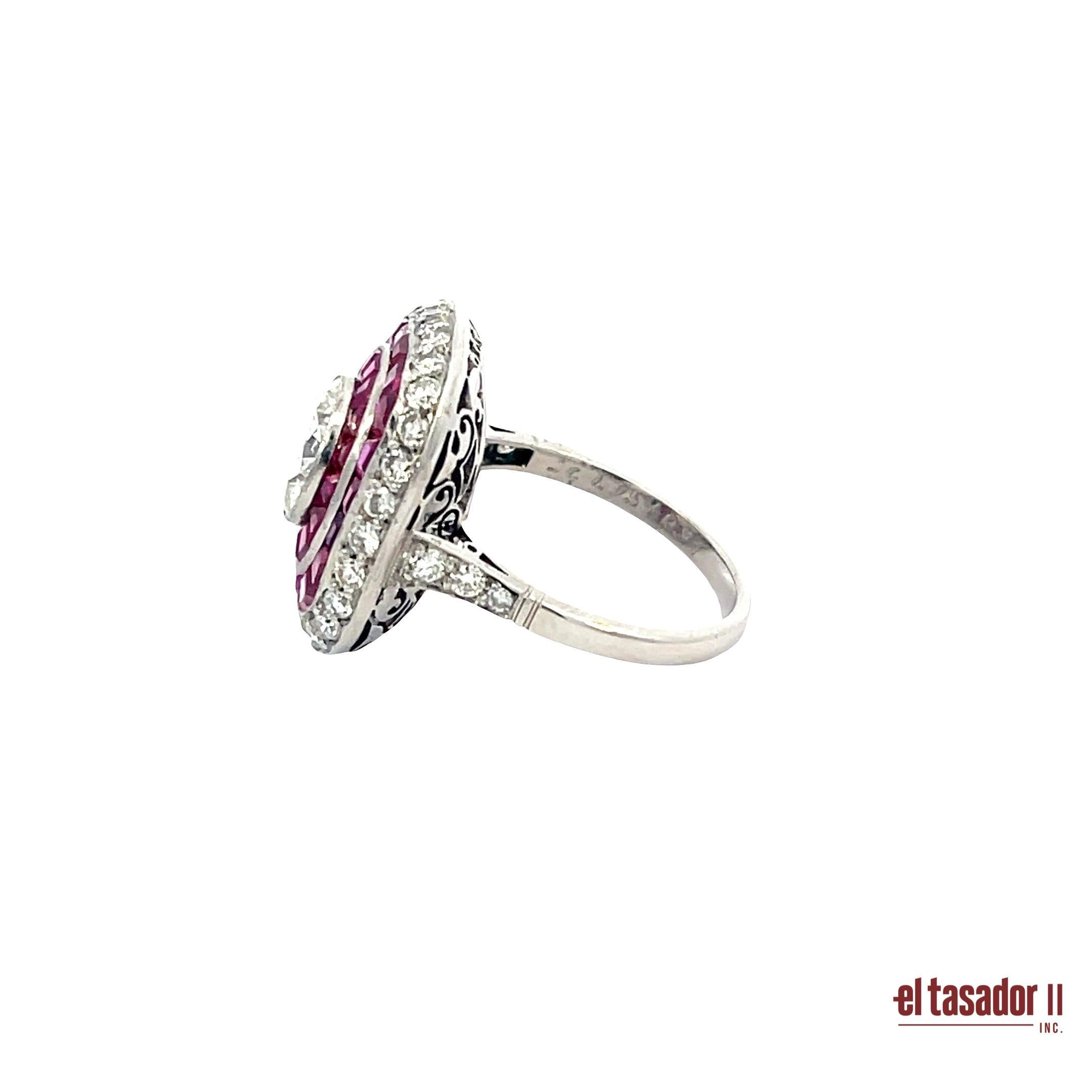 Platin-Rubin-Halo-Ring mit Diamant im Brillant-Schliff im Zustand „Neu“ im Angebot in Aventura, FL