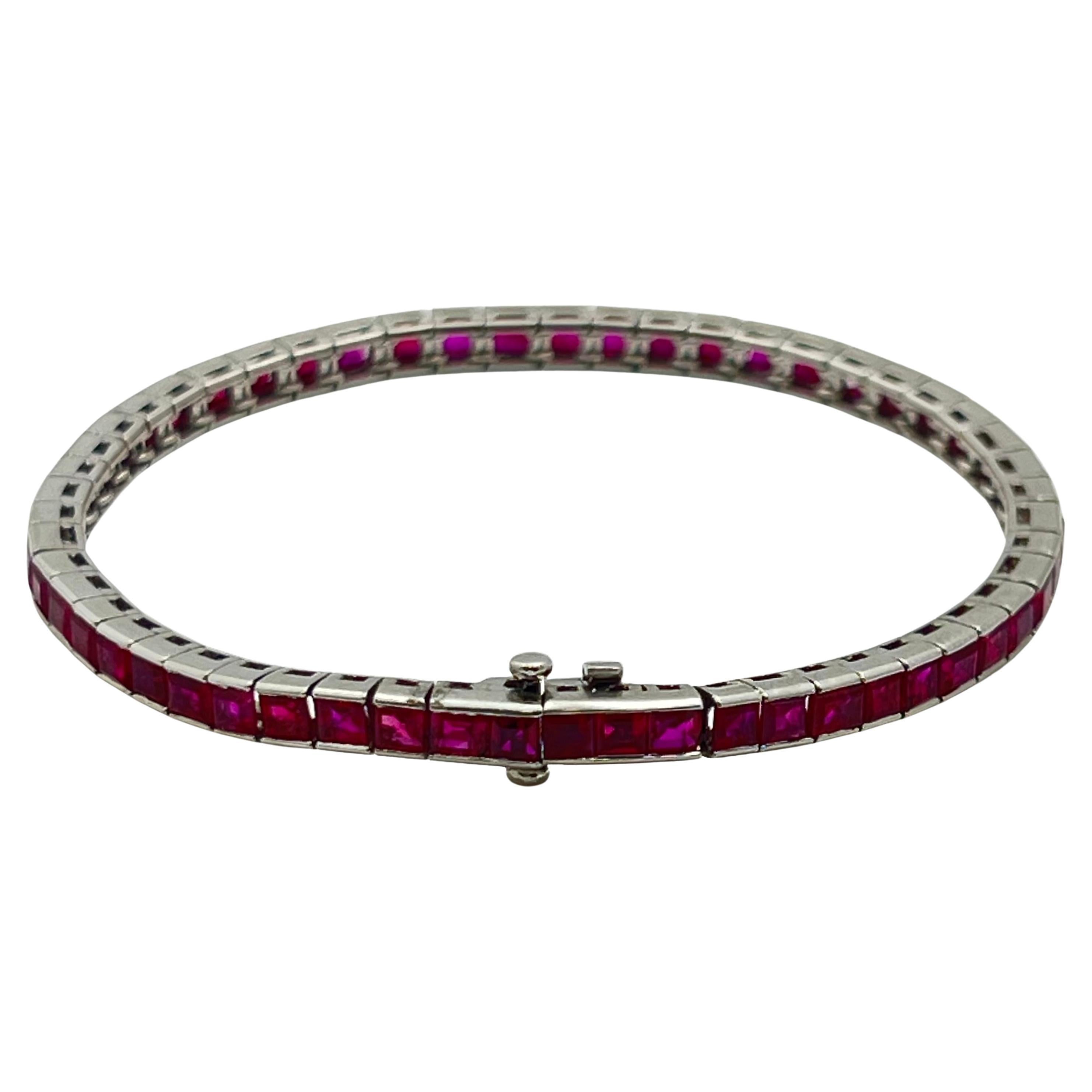 Pulsera recta de platino y rubí Corte cuadrado en venta