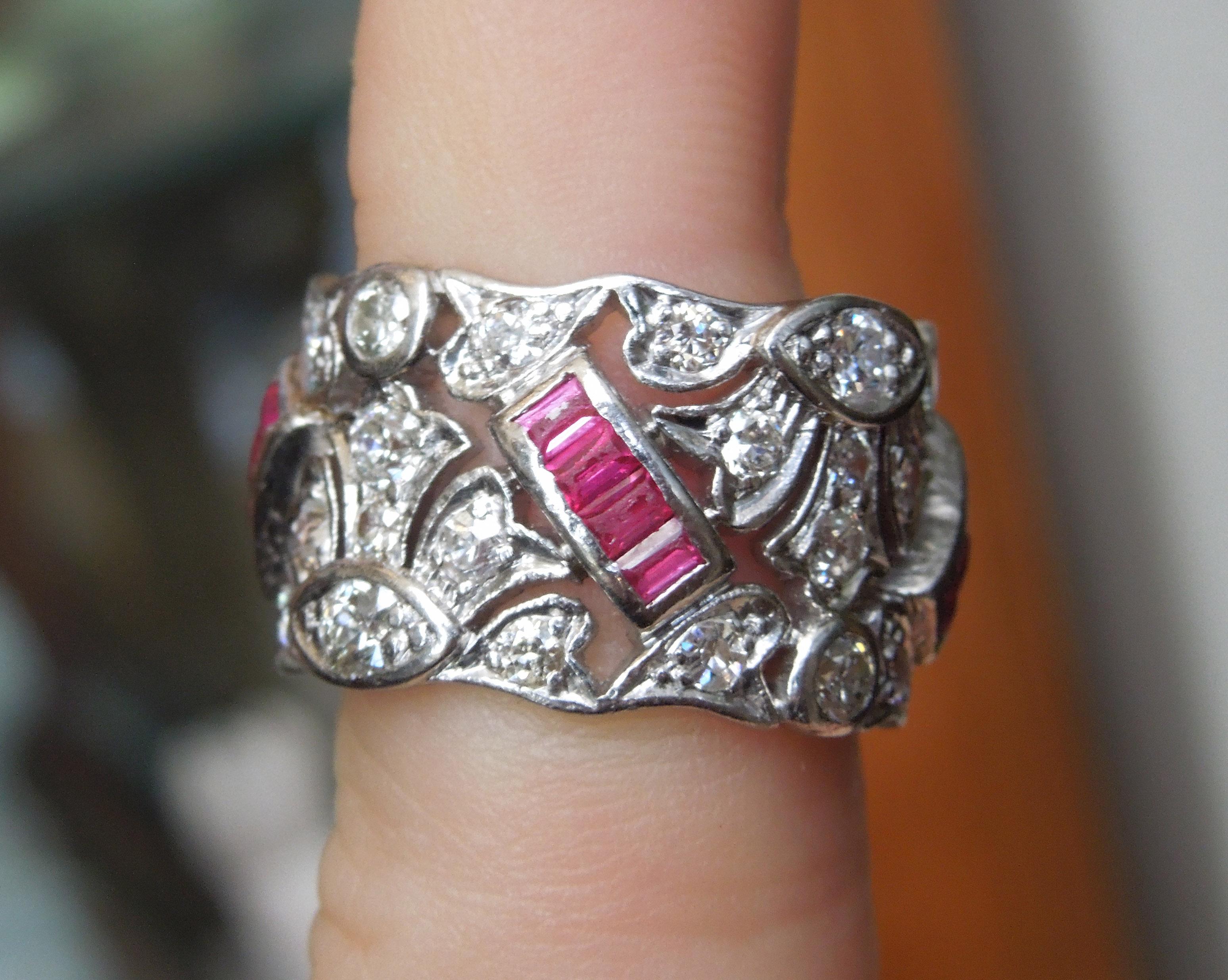 Bracelet éternel en platine avec diadème en rubis État moyen - En vente à METAIRIE, LA