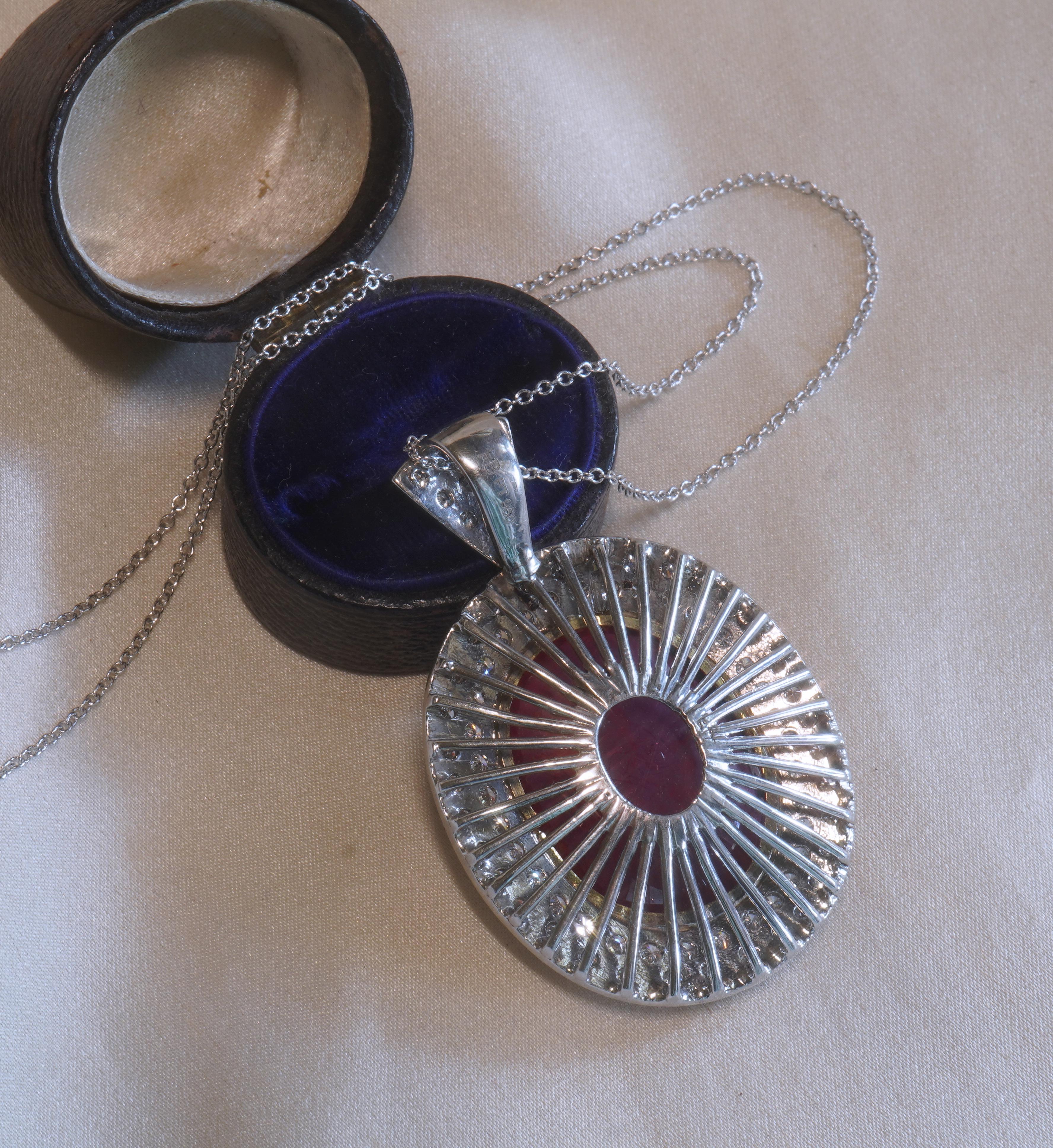 Collana di platino con diamanti non riscaldati GIA 18K Ciondolo Nature enormi 27,57 carati! in vendita 2