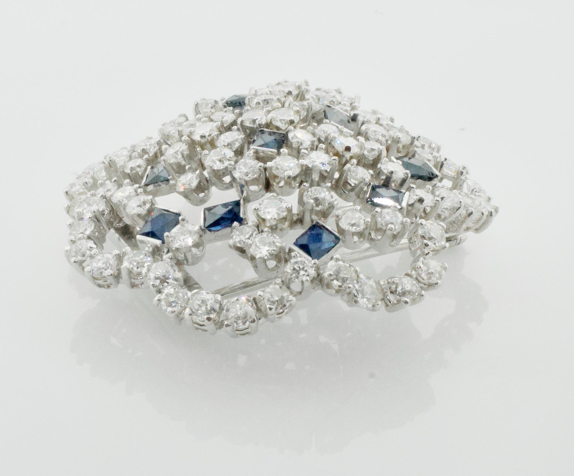 Women's or Men's Platinum Sapphire and Diamond Brooch 9.25 Carat, circa 1950s For Sale