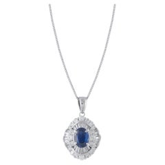 Halskette mit Anhänger aus Platin, Saphir und Diamanten im Doppel-Halo-Design MF03-062326