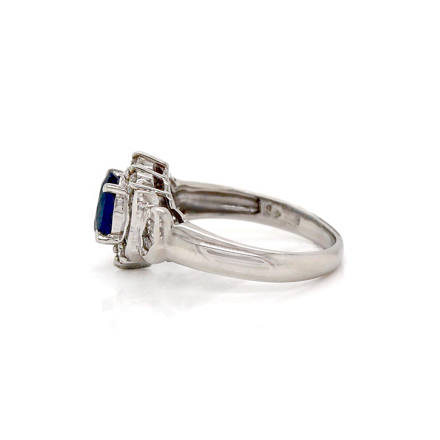 Platin Saphir und Diamant Kleidring im Zustand „Neu“ im Angebot in Sydney, NSW