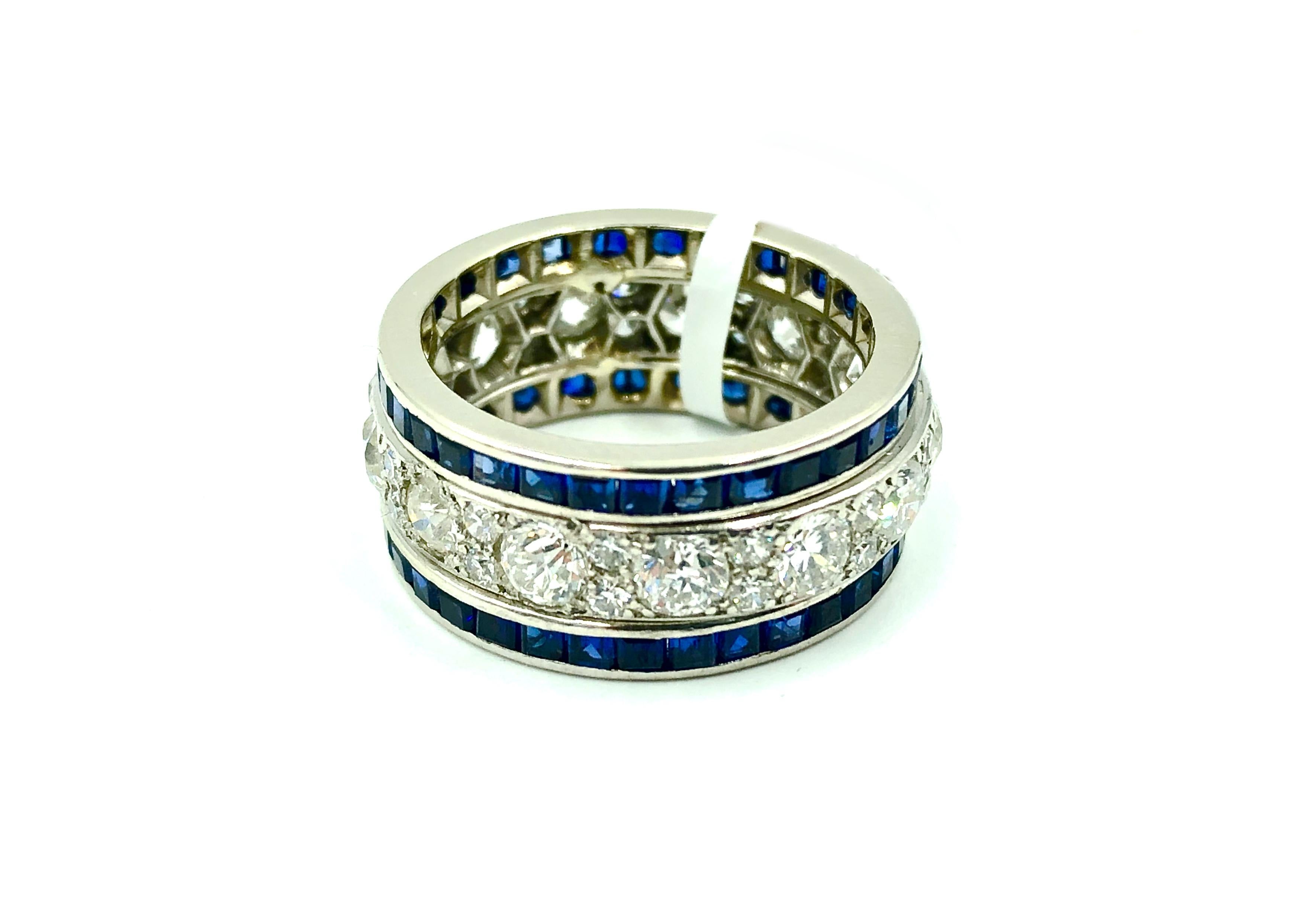 Modern Blue Sapphires 1.80 Carats and Diamonds 1.80 Carats Ring 18K Gold and Platinum 