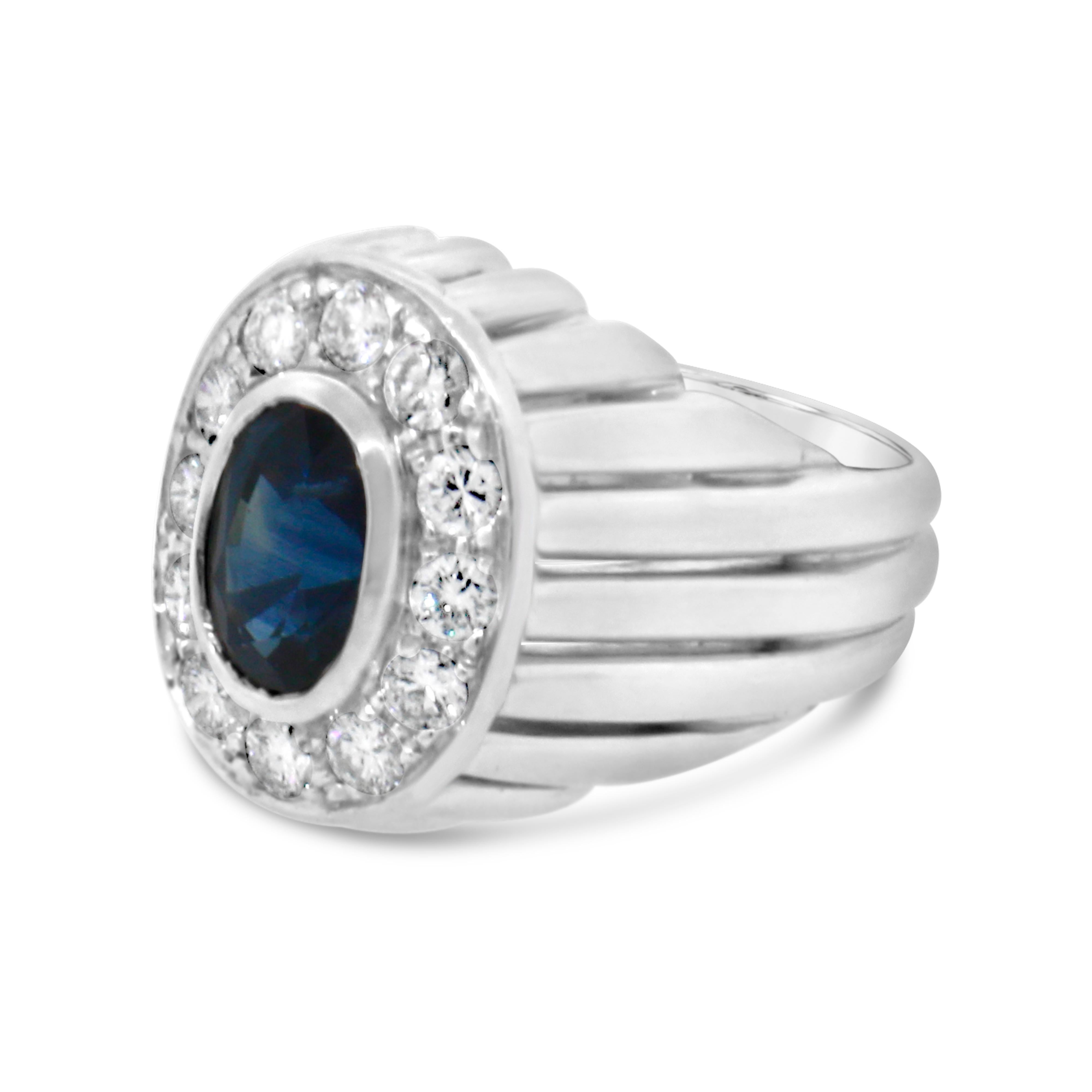 Anillo de Zafiro y Diamantes en Platino en Bueno estado para la venta en New York, NY