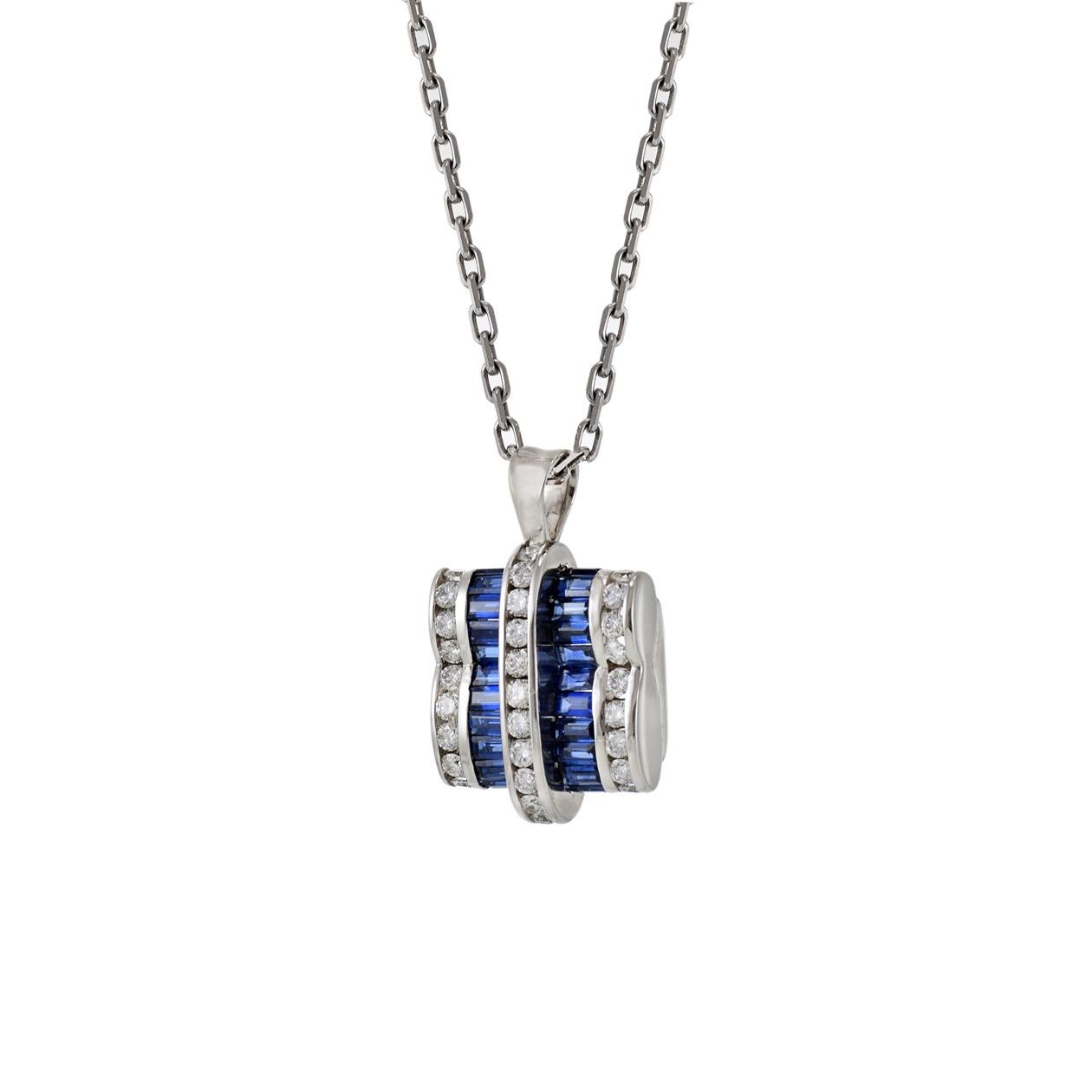 Art déco Collier pendentif en platine, saphir et diamant signé 