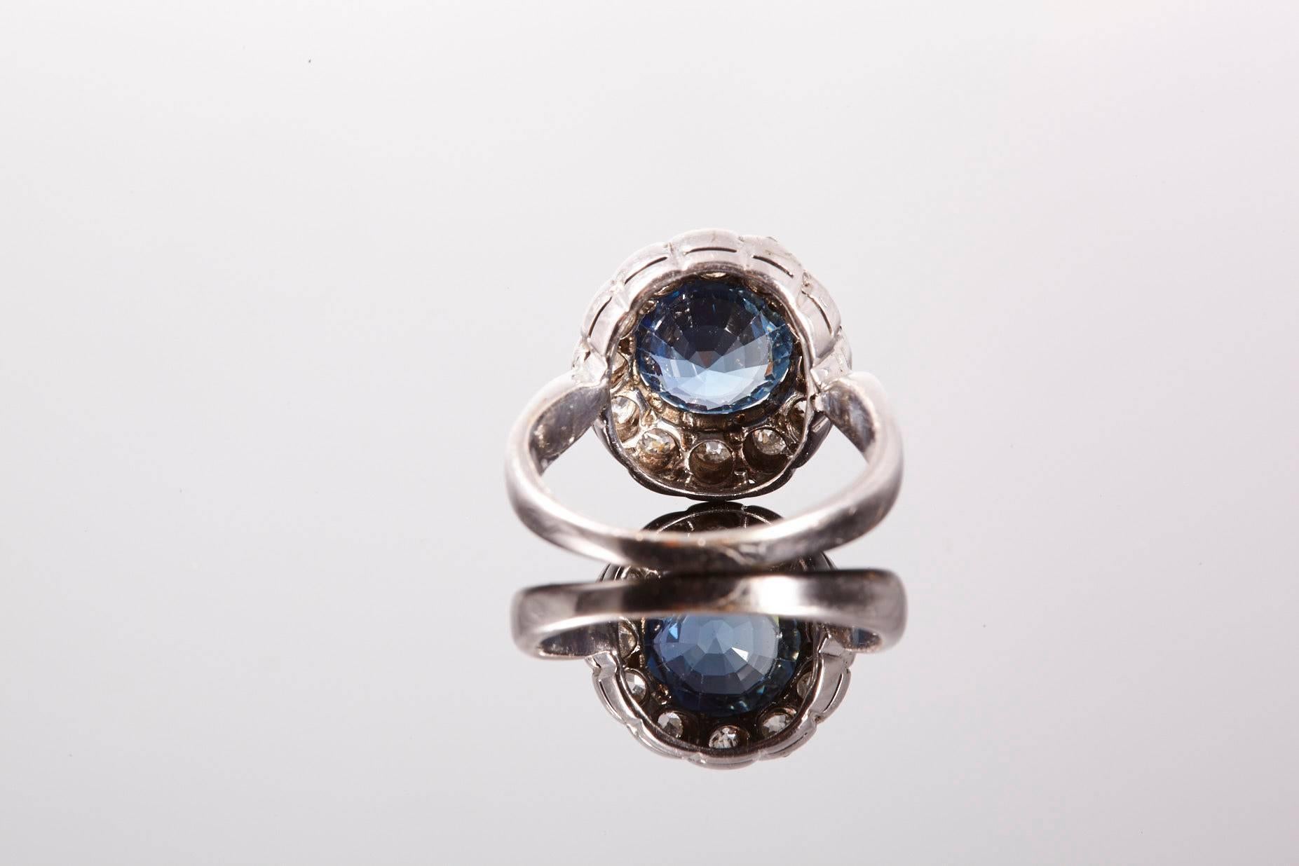 Platinum Sapphire and Diamonds Antique Ring For Sale 1