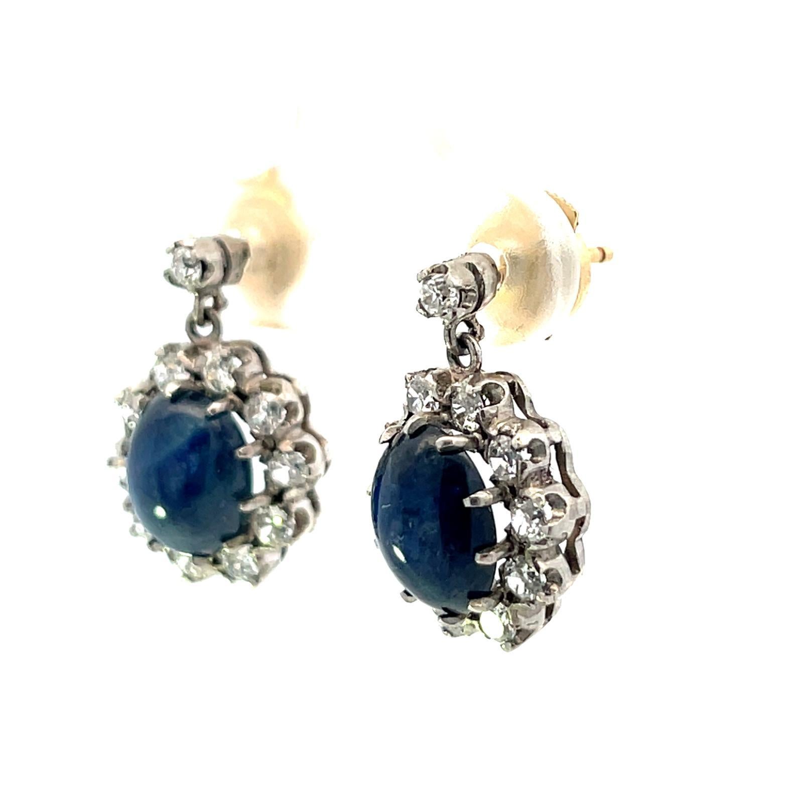 Orecchini in platino con zaffiro cabochon e diamante Rosetta In condizioni Nuovo in vendita a Miami, FL