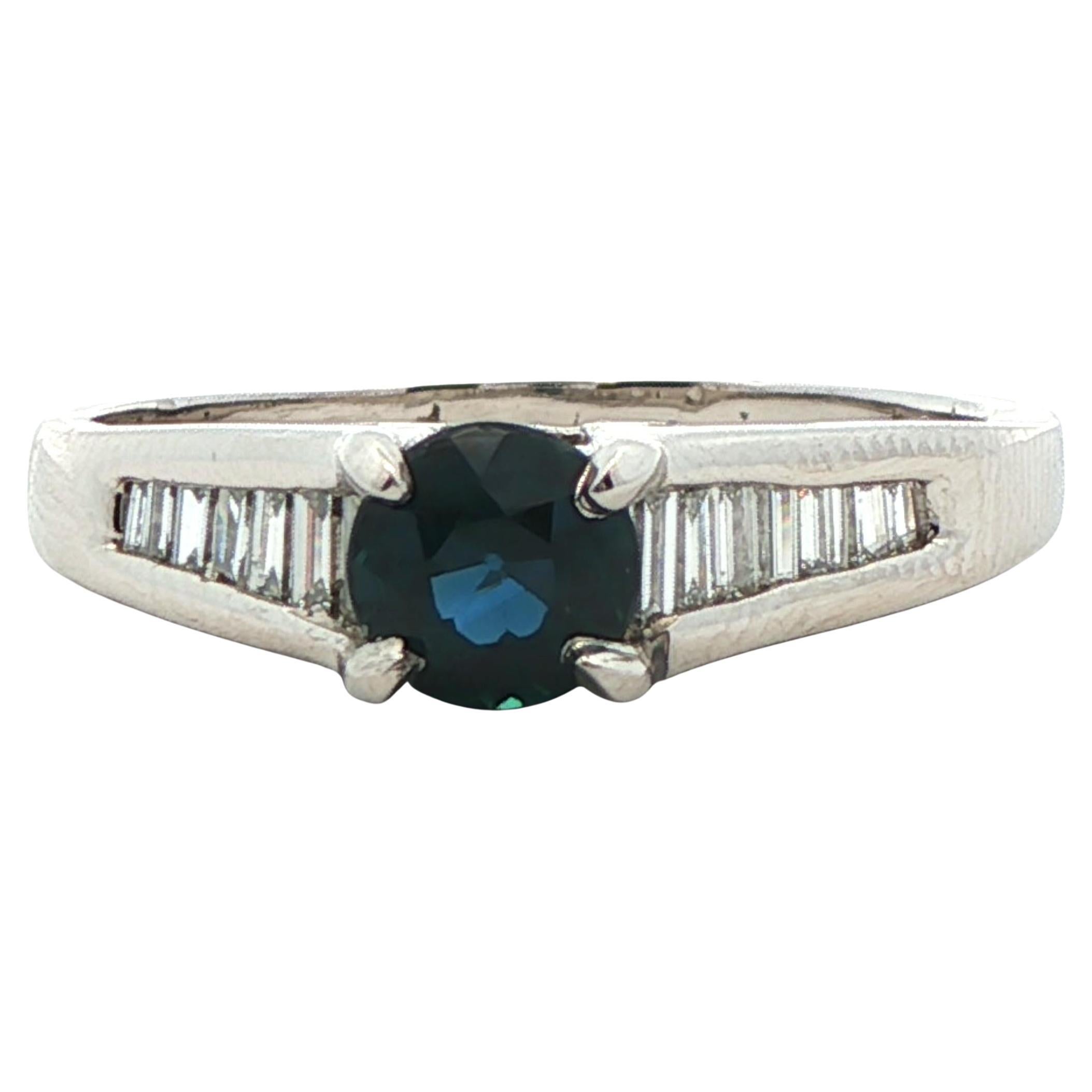 Platinum Sapphire 
Diamond Engagement Ring en venta