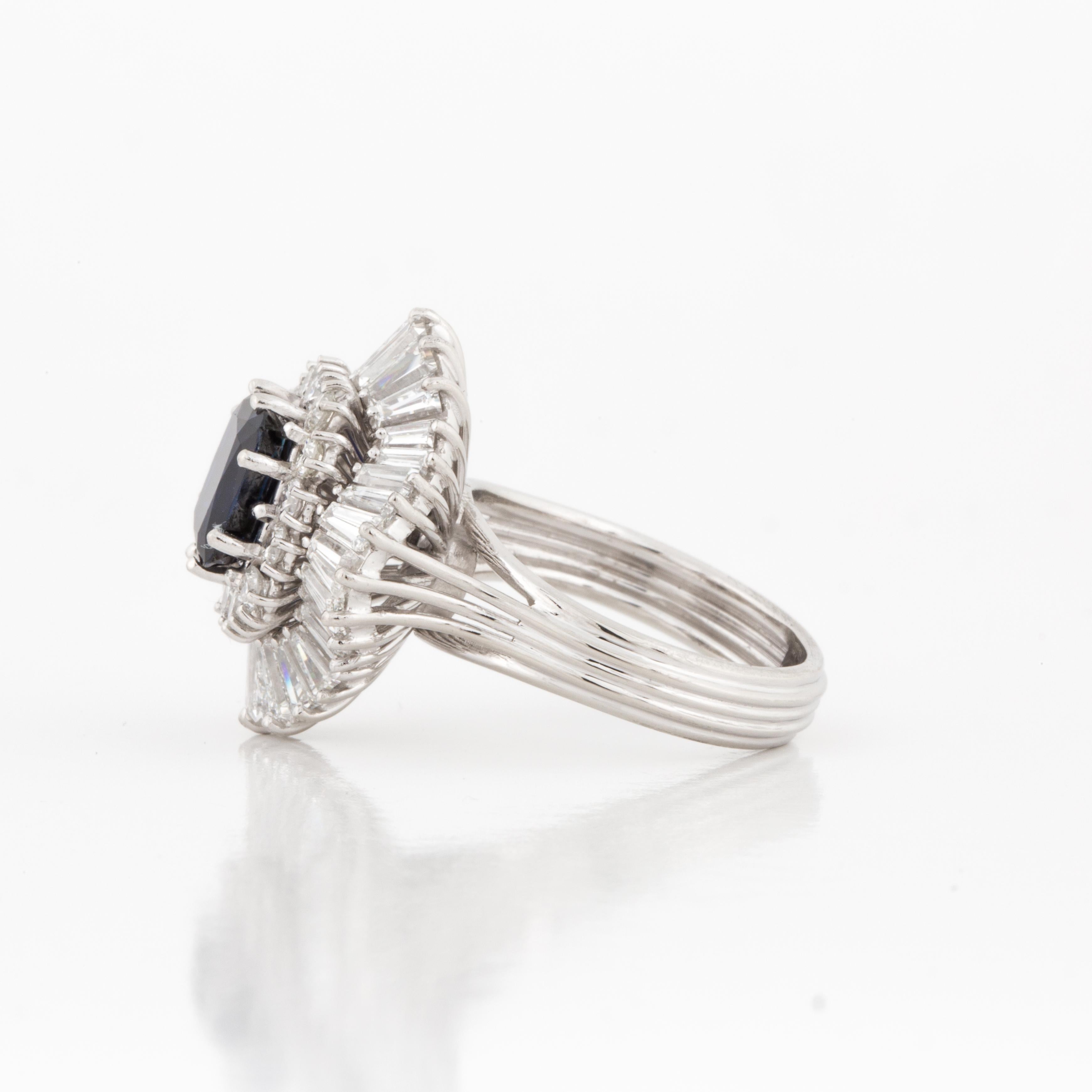 Platin Saphir und Diamant Ballerina Ring (Gemischter Schliff) im Angebot