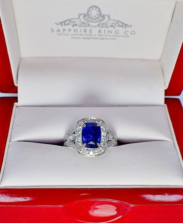 Platinum Sapphire Ring, 3.15 Carat Royal Blue Ceylon Sapphire GIA Certified For Sale 4