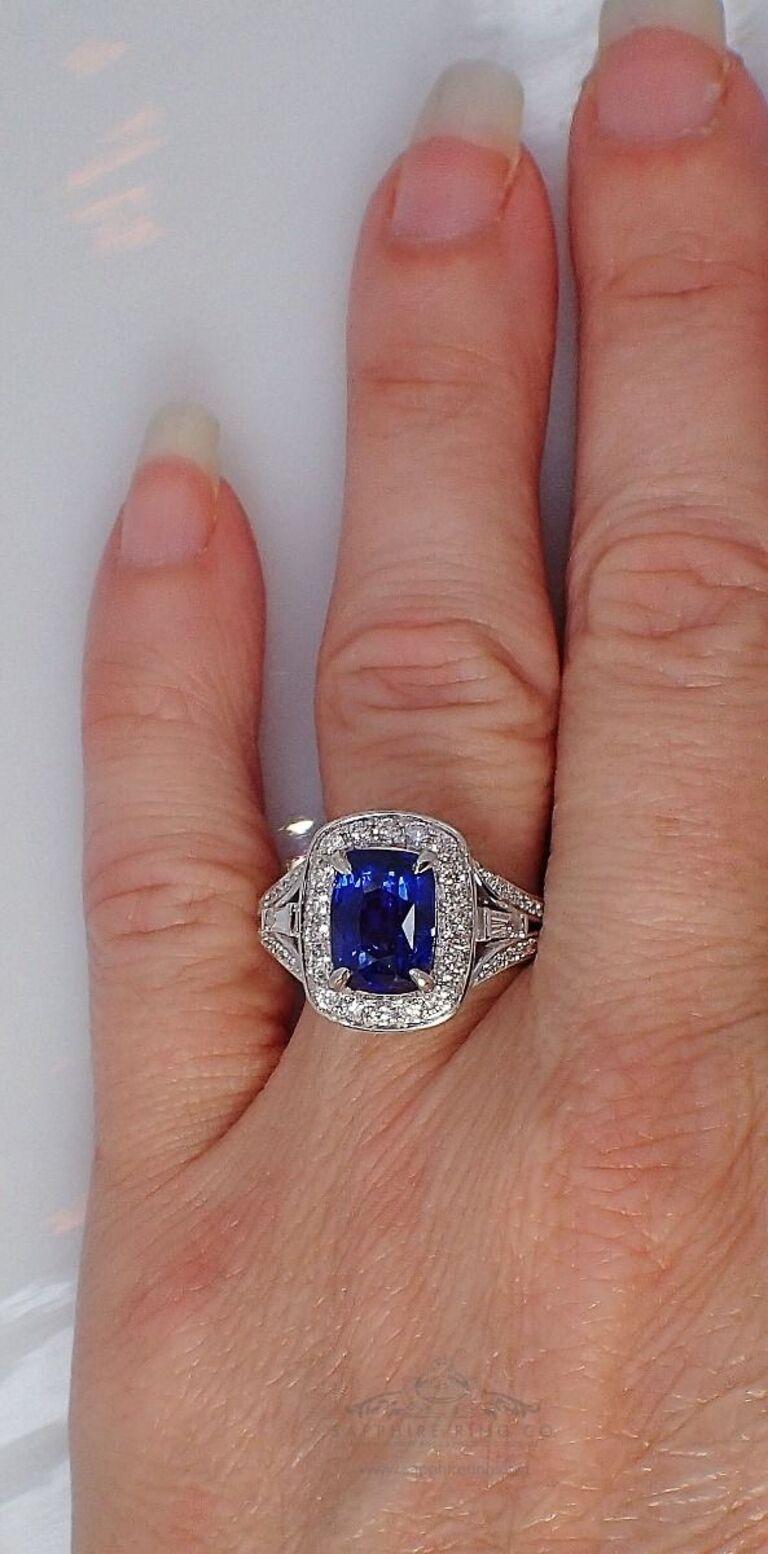 Platinum Sapphire Ring, 3.15 Carat Royal Blue Ceylon Sapphire GIA Certified For Sale 3