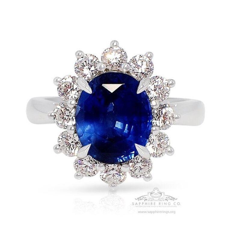 Oval Cut Platinum Sapphire Ring, 3.53 Carat Untreated Ceylon Sapphire GIA Certified For Sale