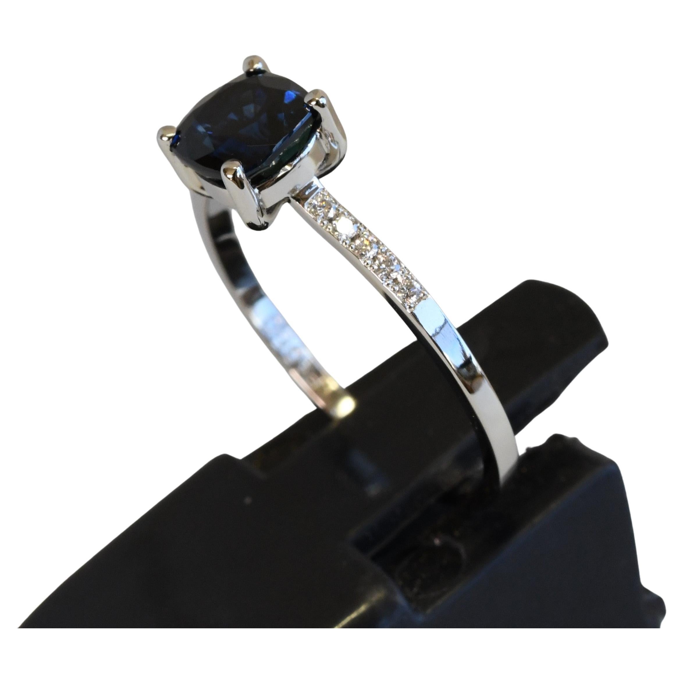 Bague en platine avec diamants sertis en pavé Neuf - En vente à 徳島市, JP