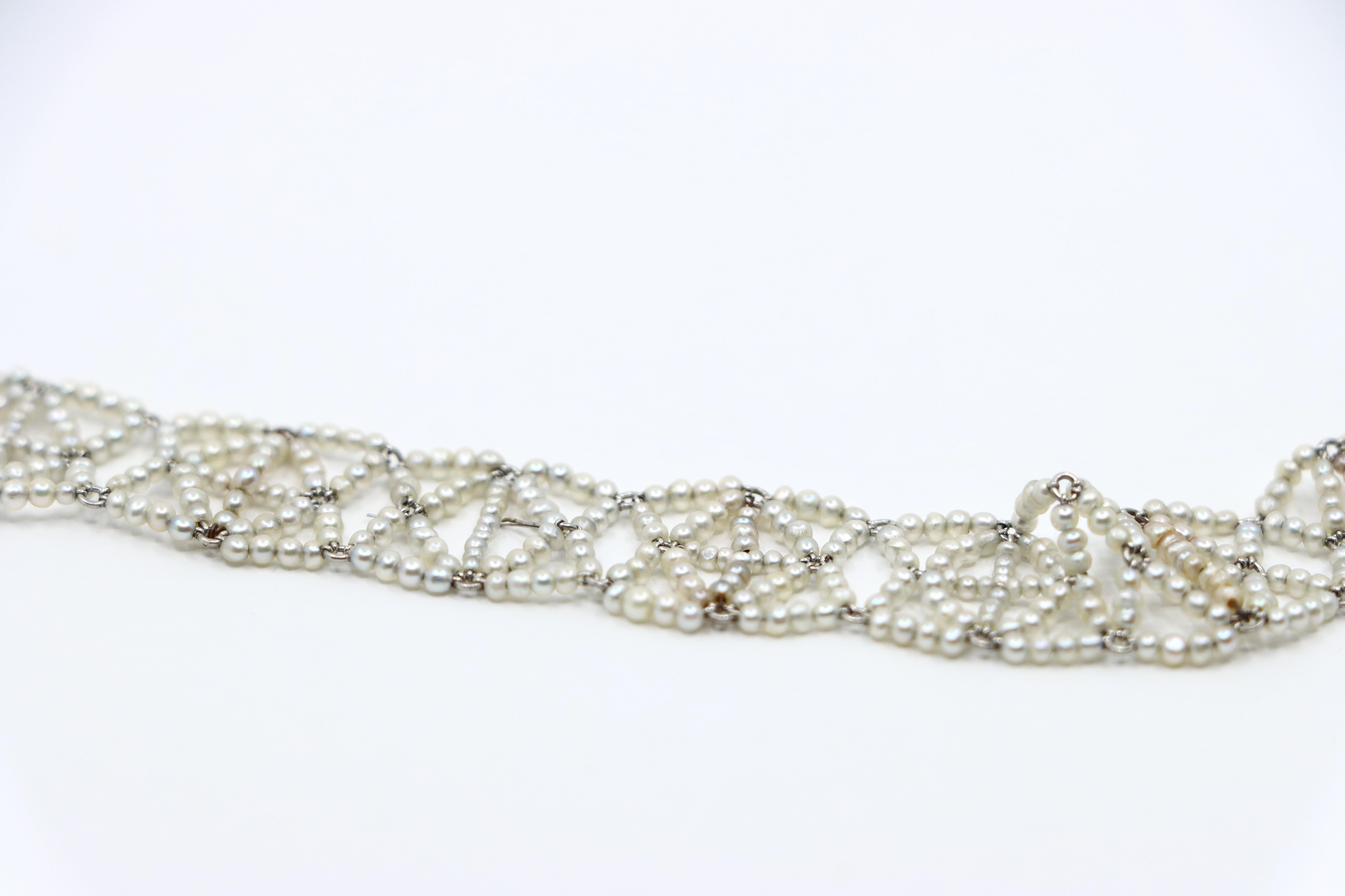 Pulsera en tejido de perlas semilla de platino en venta 6